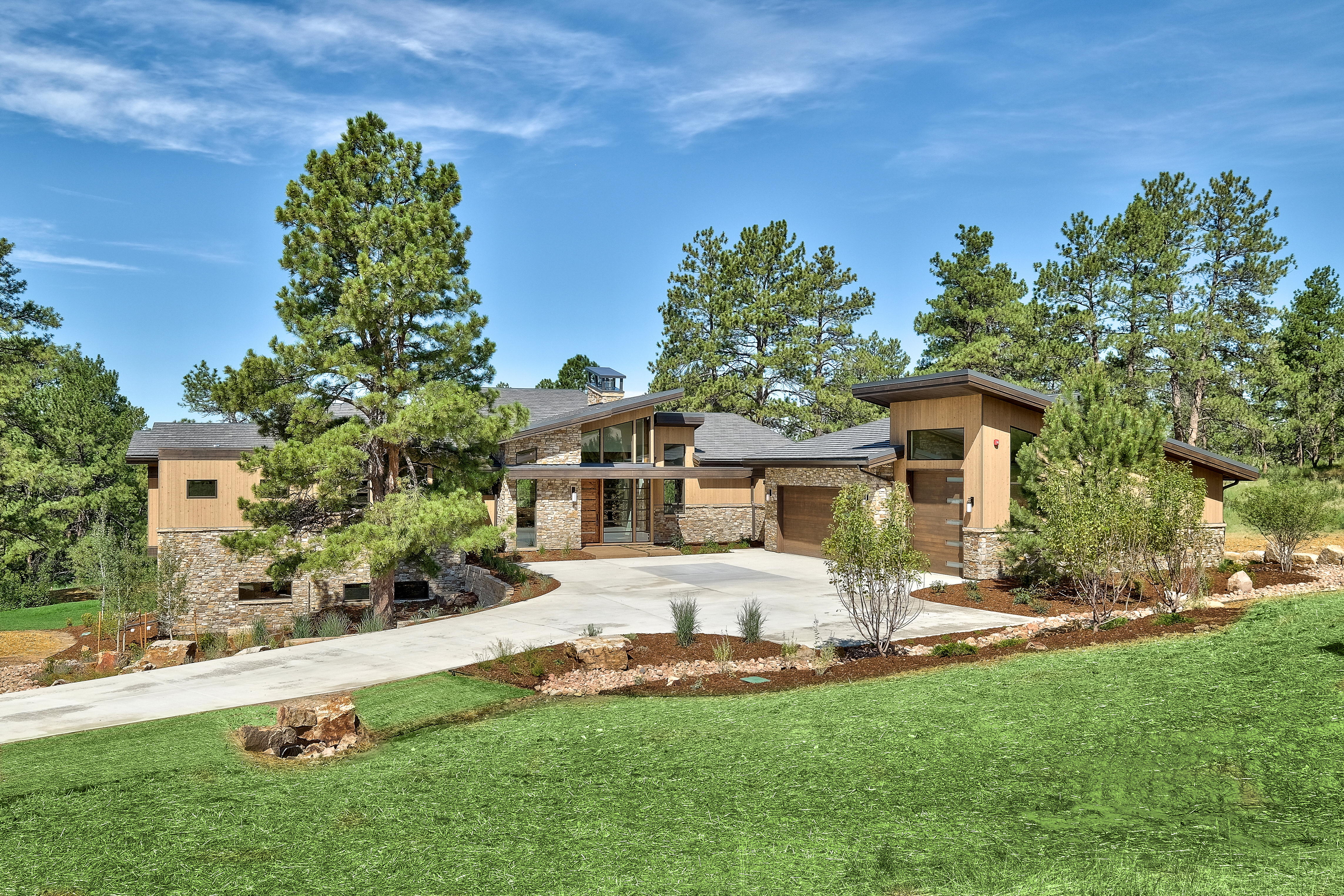 LIV Sotheby’s International Realty lists newly finished residence at Colorado Golf Club for $2,395,000.