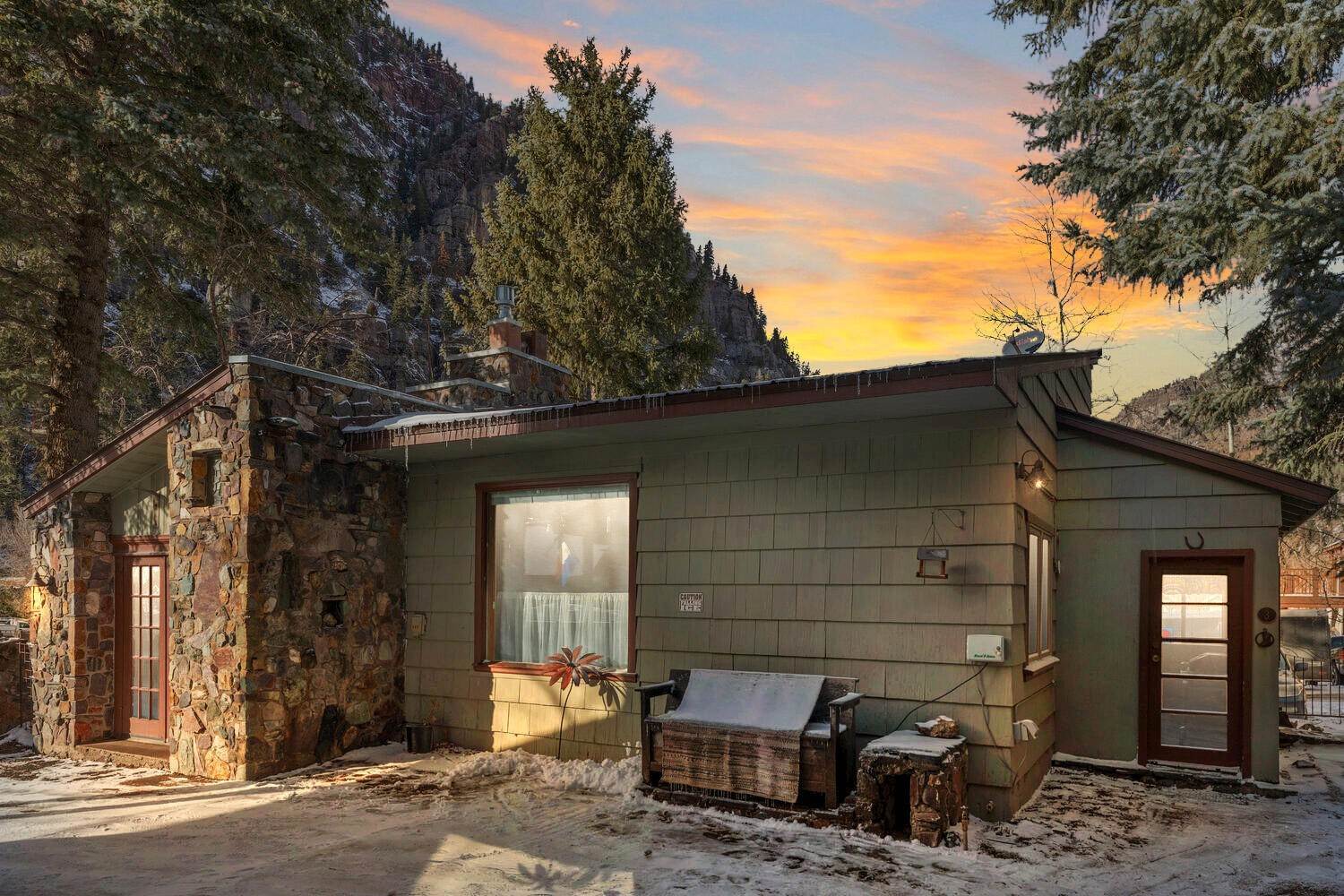20. Condo for Active at - 115 / 117 / 119 7th Avenue Ouray, Colorado 81427 United States