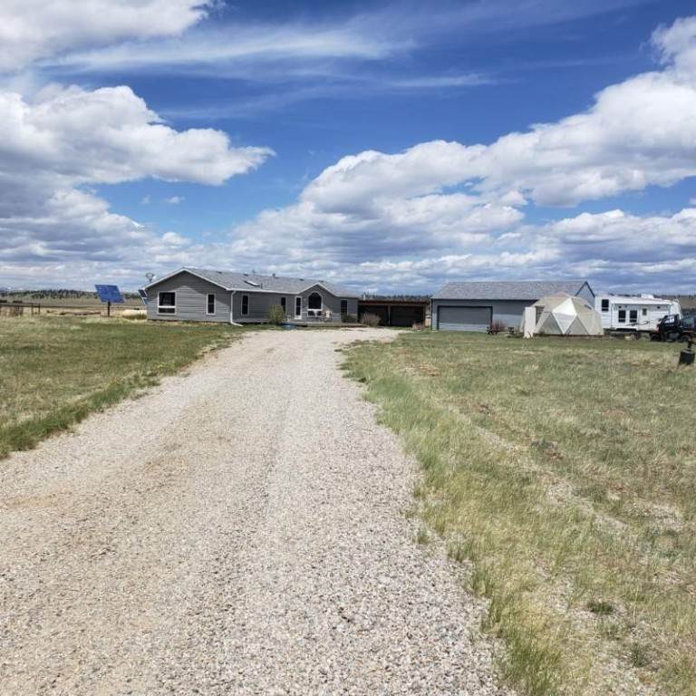 Single Family Homes for Active at 2200 S Four Mile Creek Road Hartsel, Colorado 80449 United States
