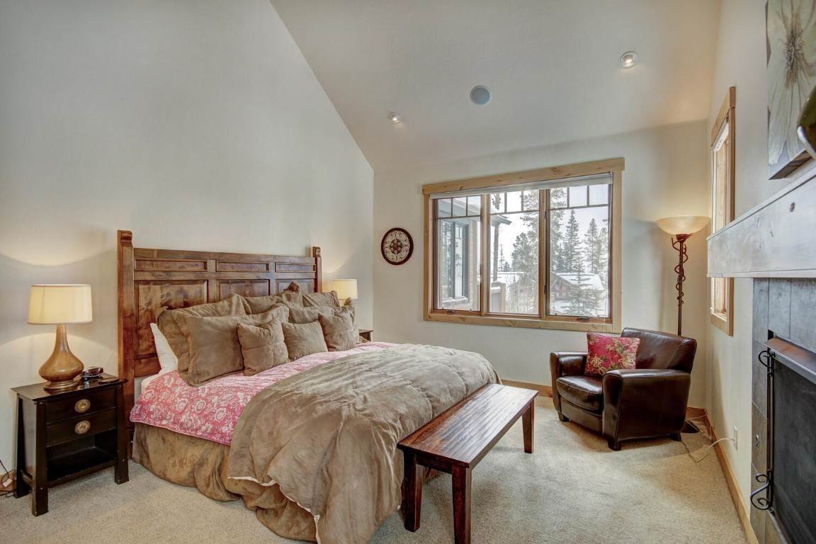 15. Single Family Homes for Active at 67 N Woods Lane Breckenridge, Colorado 80424 United States