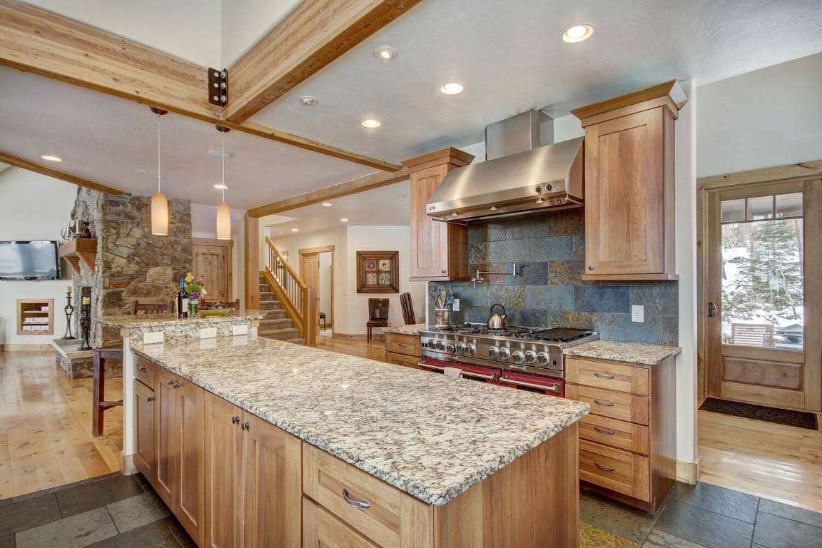 7. Single Family Homes for Active at 67 N Woods Lane Breckenridge, Colorado 80424 United States