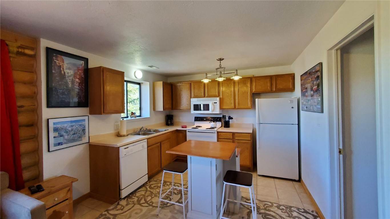17. Condominiums for Active at 100 Cove Boulevard Dillon, Colorado 80435 United States