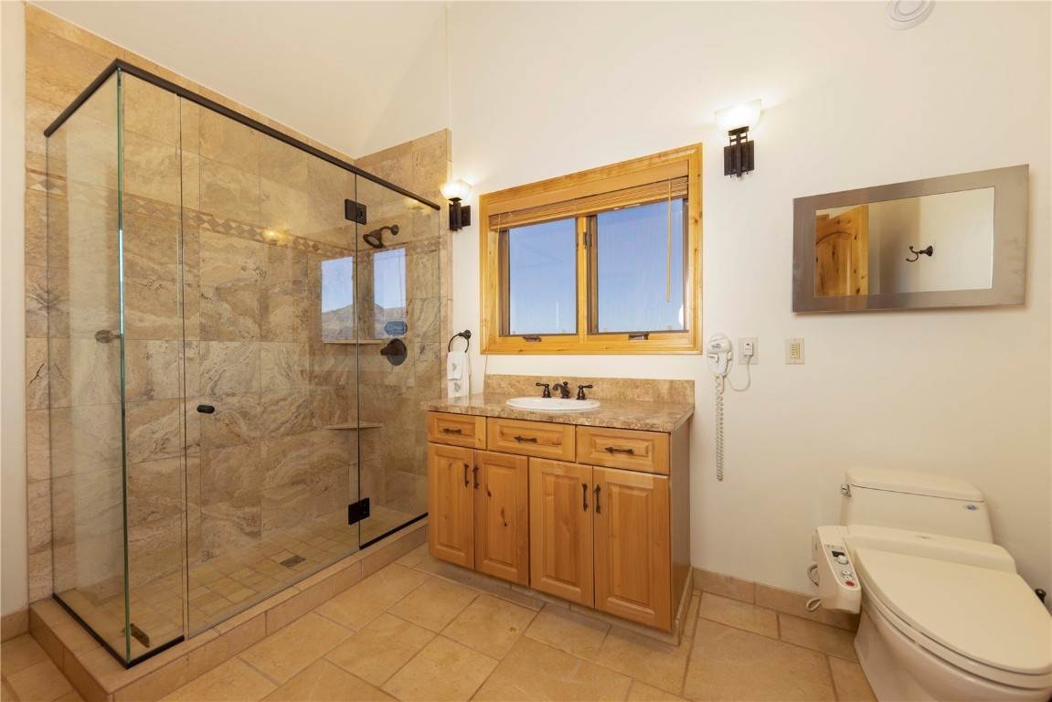 19. Single Family Homes for Active at 918 Lindstrom Road Silverthorne, Colorado 80498 United States