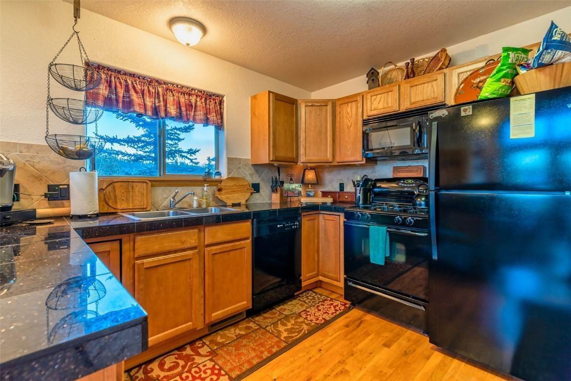 4. Single Family Homes for Active at 541 Warpath Road Como, Colorado 80432 United States