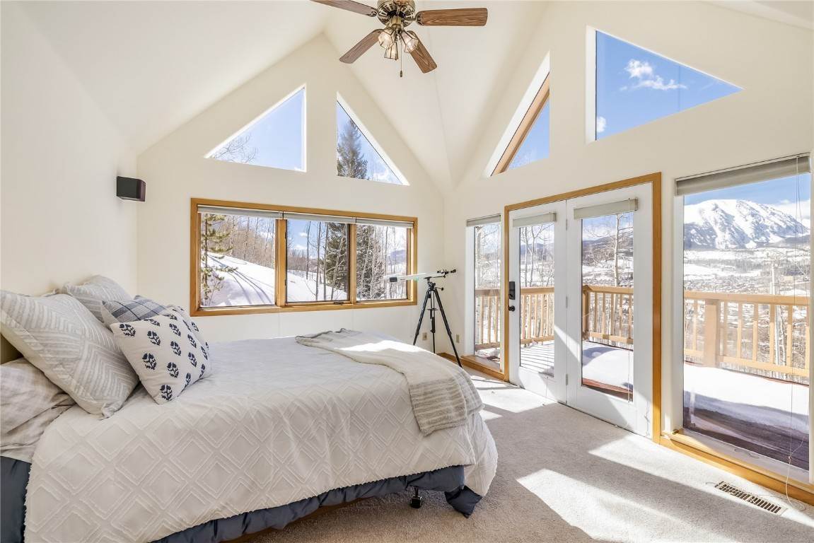 9. Single Family Homes for Active at 55 Harvest Moon Trail Silverthorne, Colorado 80498 United States