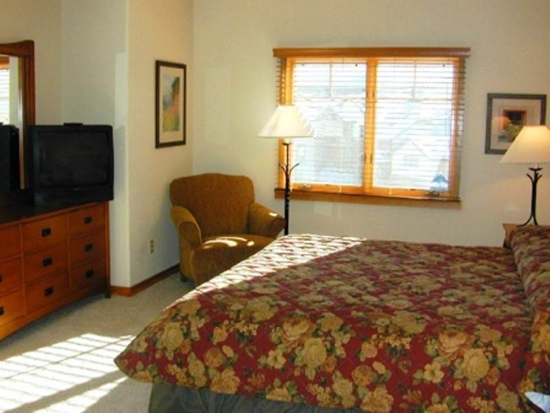 7. Single Family Homes for Active at 75 SNOWFLAKE Drive Breckenridge, Colorado 80424 United States