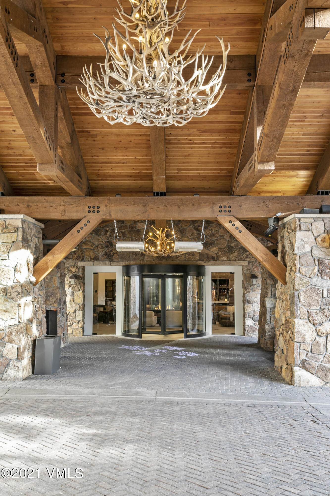 14. Single Family Homes for Active at 714 Lionshead Place Vail, Colorado 81657 United States