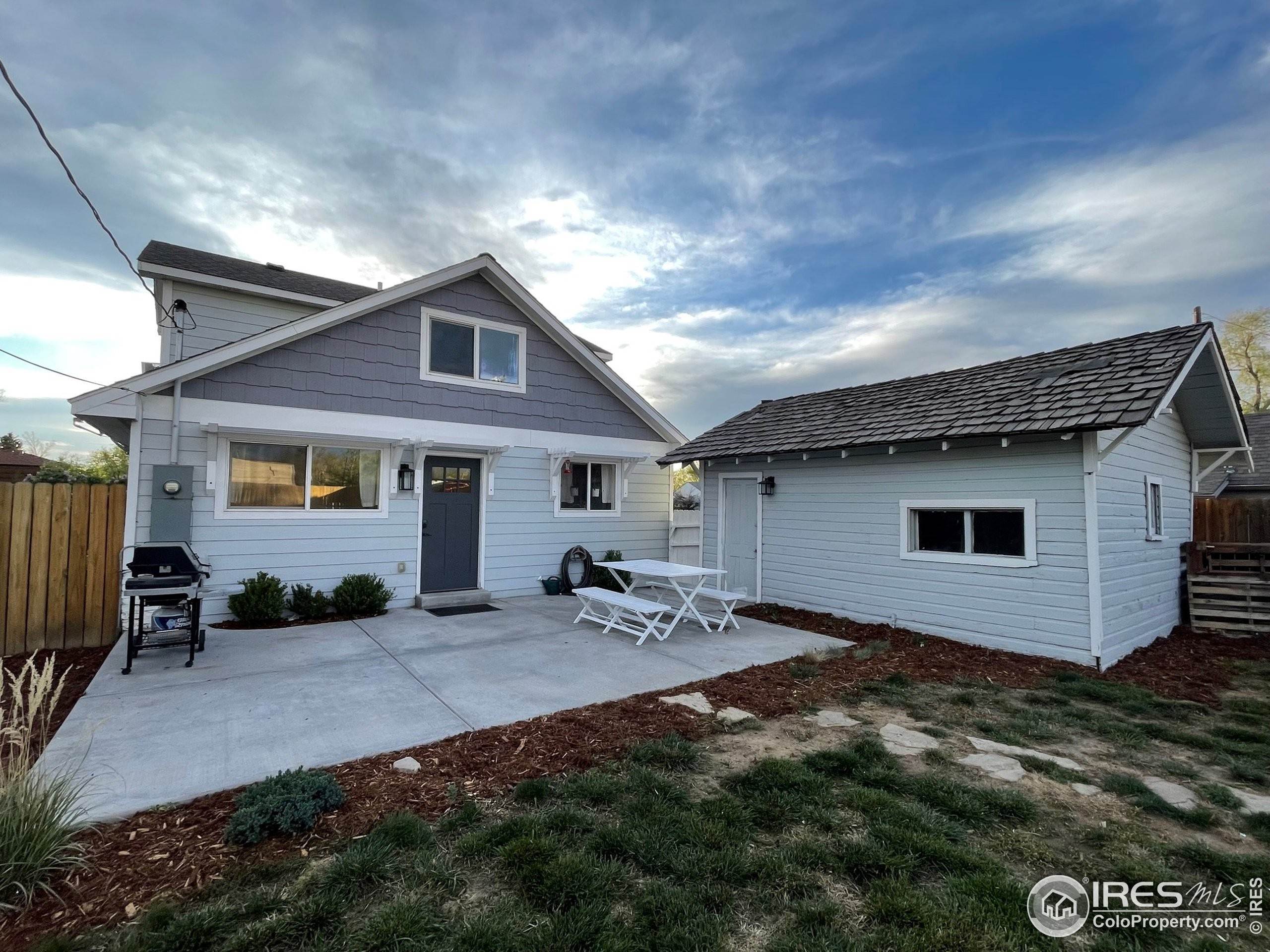 19. Single Family Homes for Active at 1506 Cleveland Avenue Loveland, Colorado 80538 United States