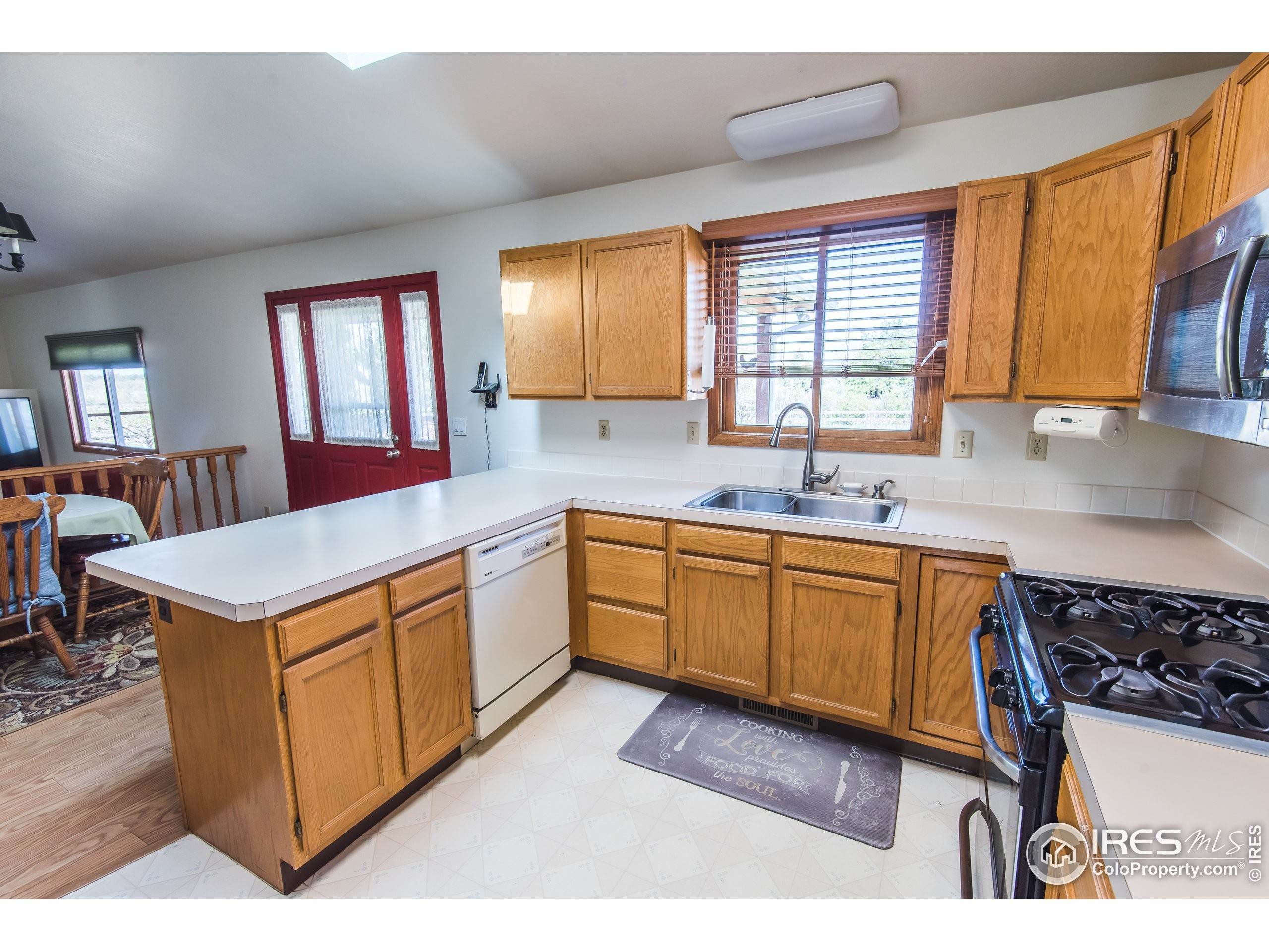 19. Single Family Homes for Active at 104 Namaqua Road Loveland, Colorado 80537 United States