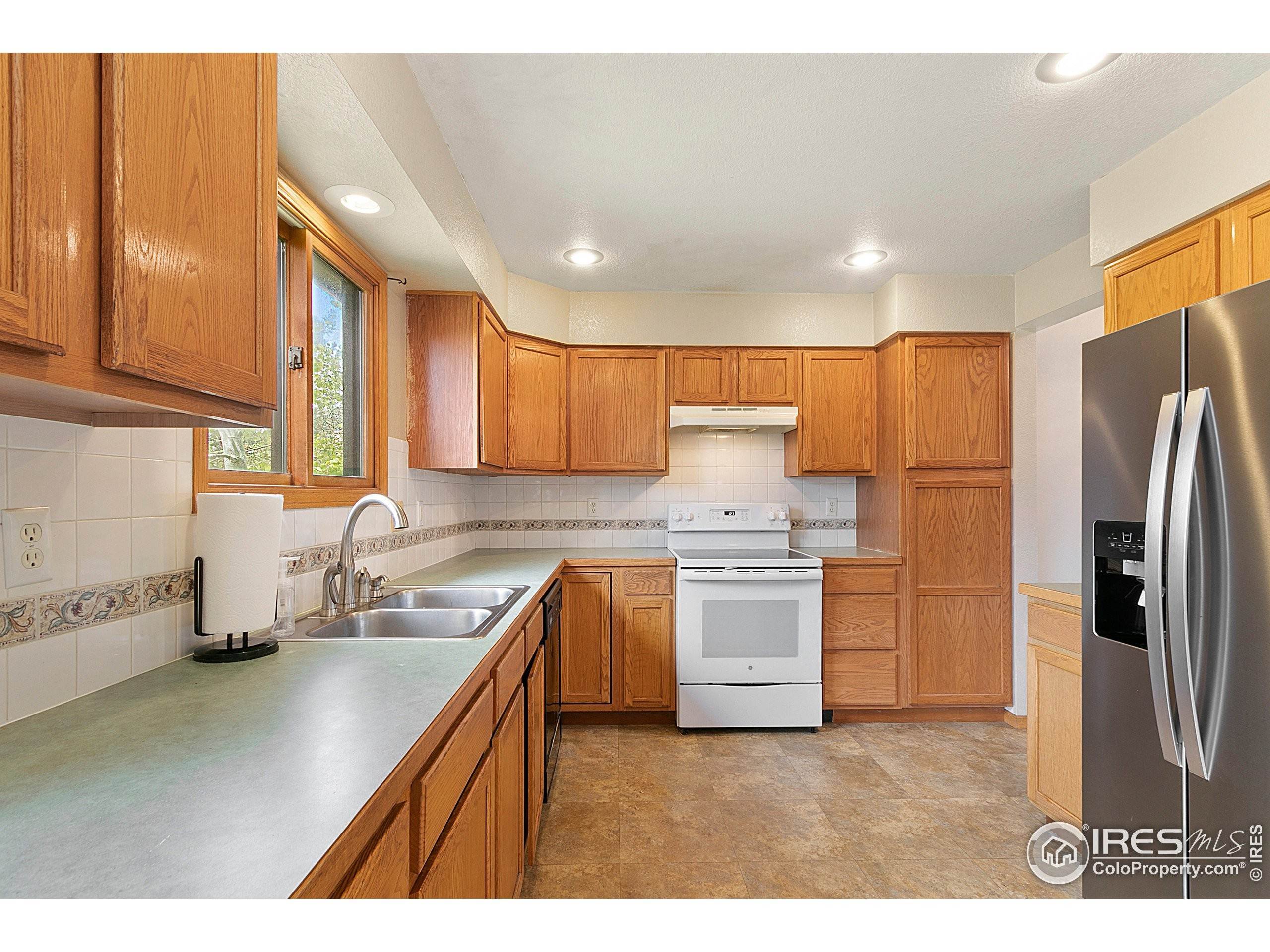 10. Single Family Homes for Active at 1603 Cedarwood Drive Fort Collins, Colorado 80526 United States