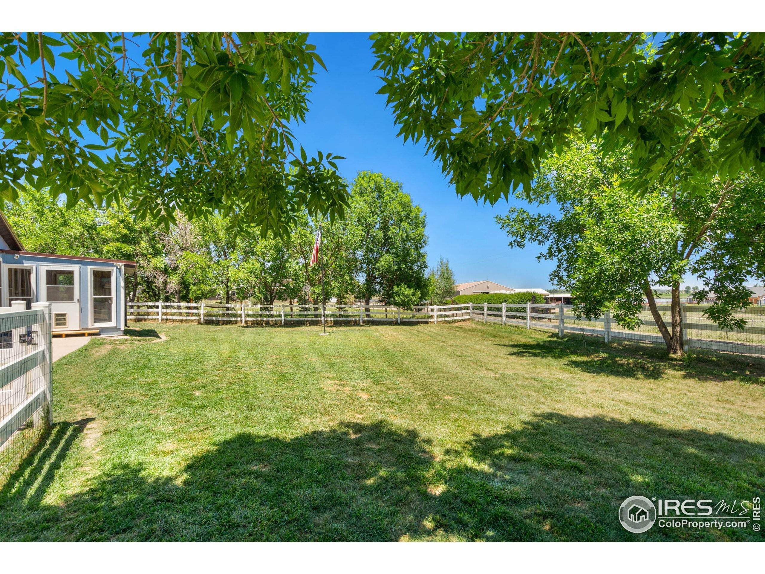 3. Single Family Homes for Active at 520 E County Road 8 Berthoud, Colorado 80513 United States