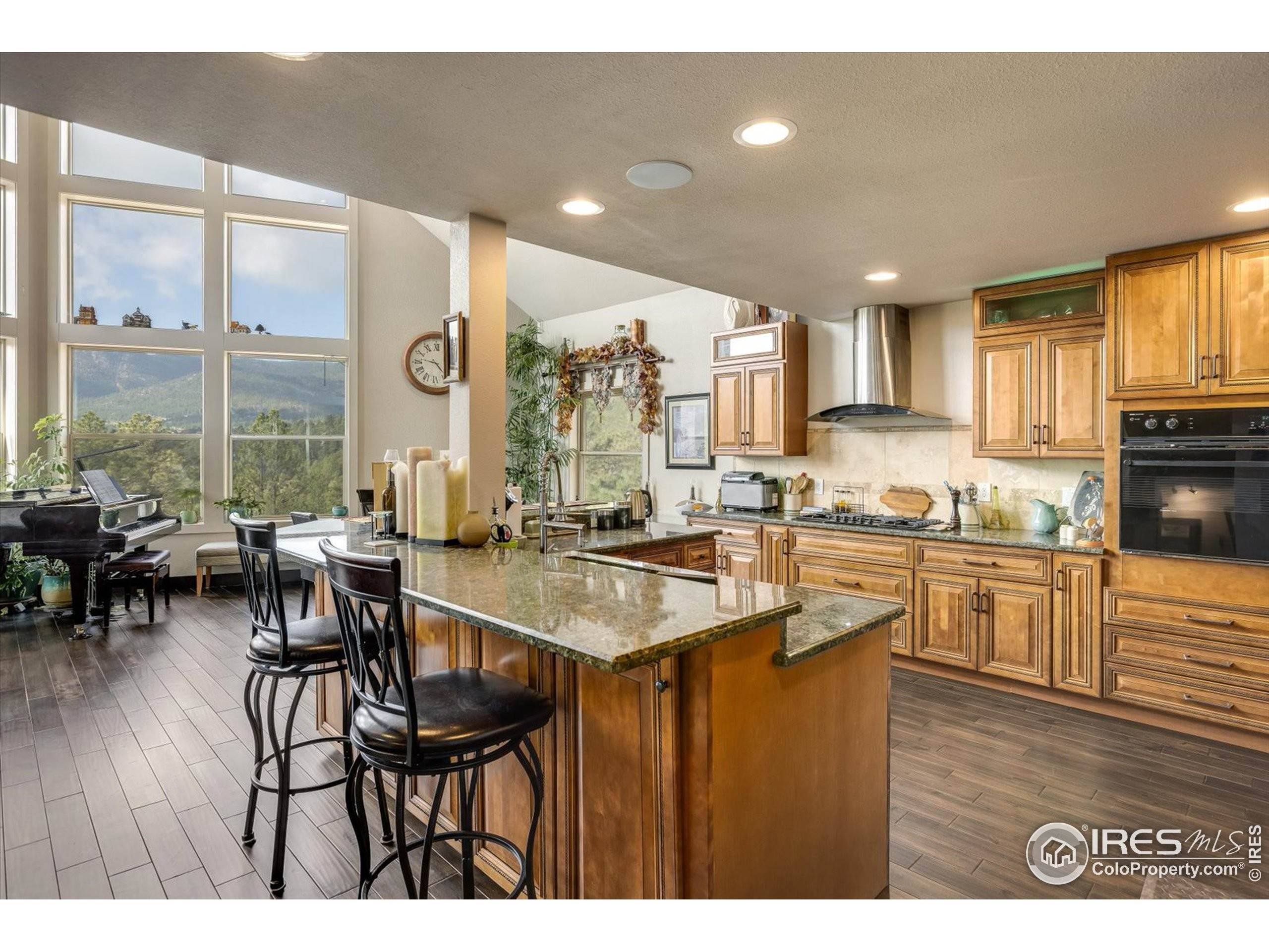11. Single Family Homes for Active at 425 Cree Court Lyons, Colorado 80540 United States