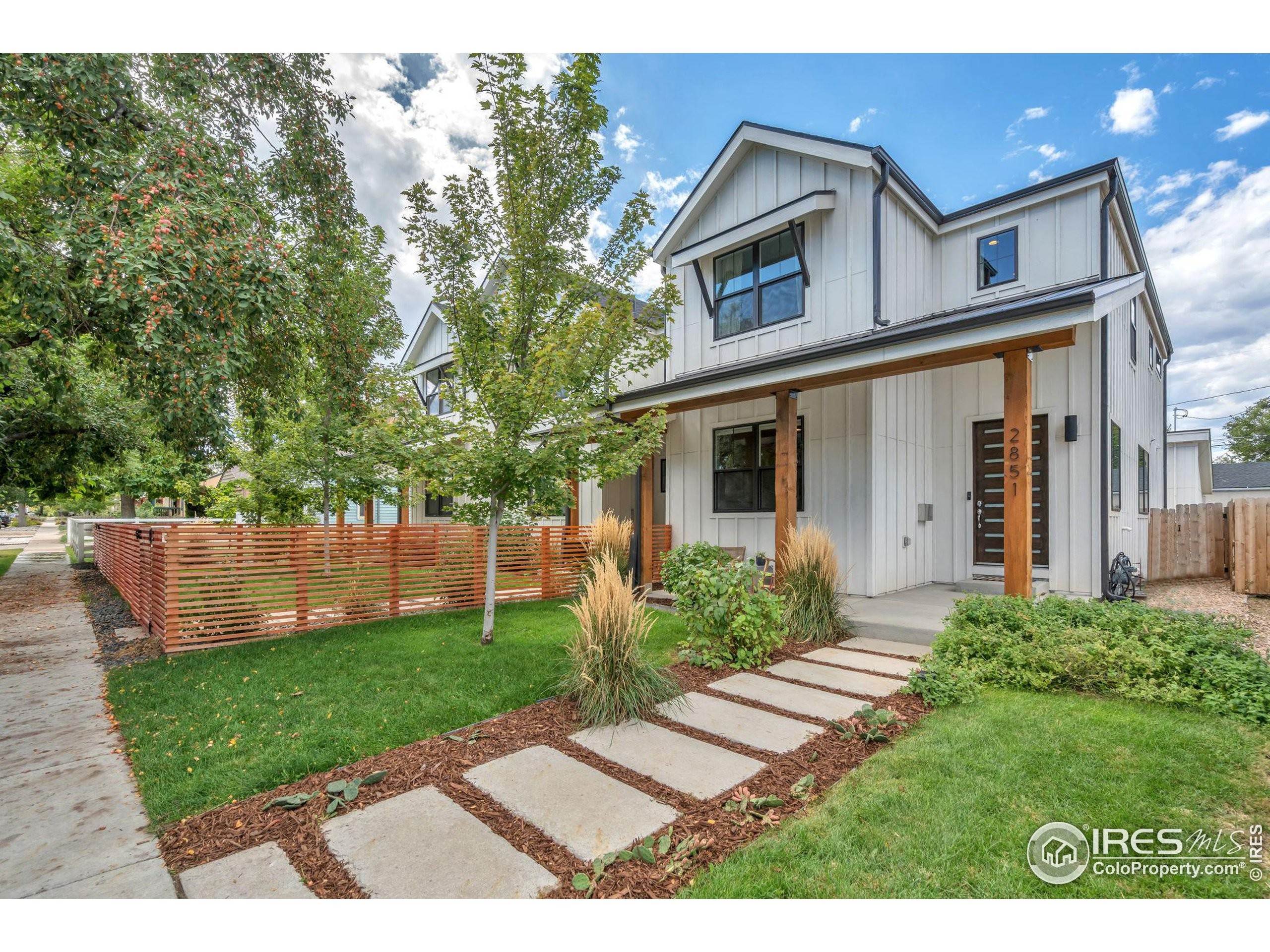 Single Family Homes for Active at 2851 S Cherokee Street Englewood, Colorado 80110 United States