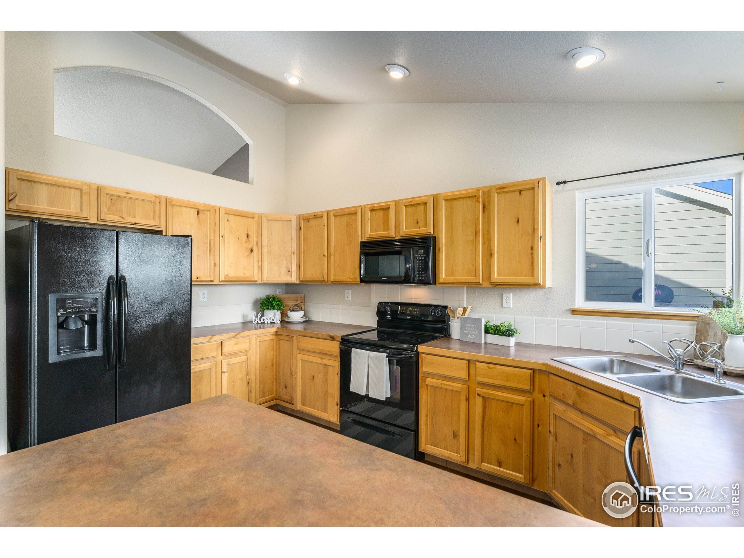 18. Single Family Homes for Active at 9076 Smoke Signal Way Wellington, Colorado 80549 United States