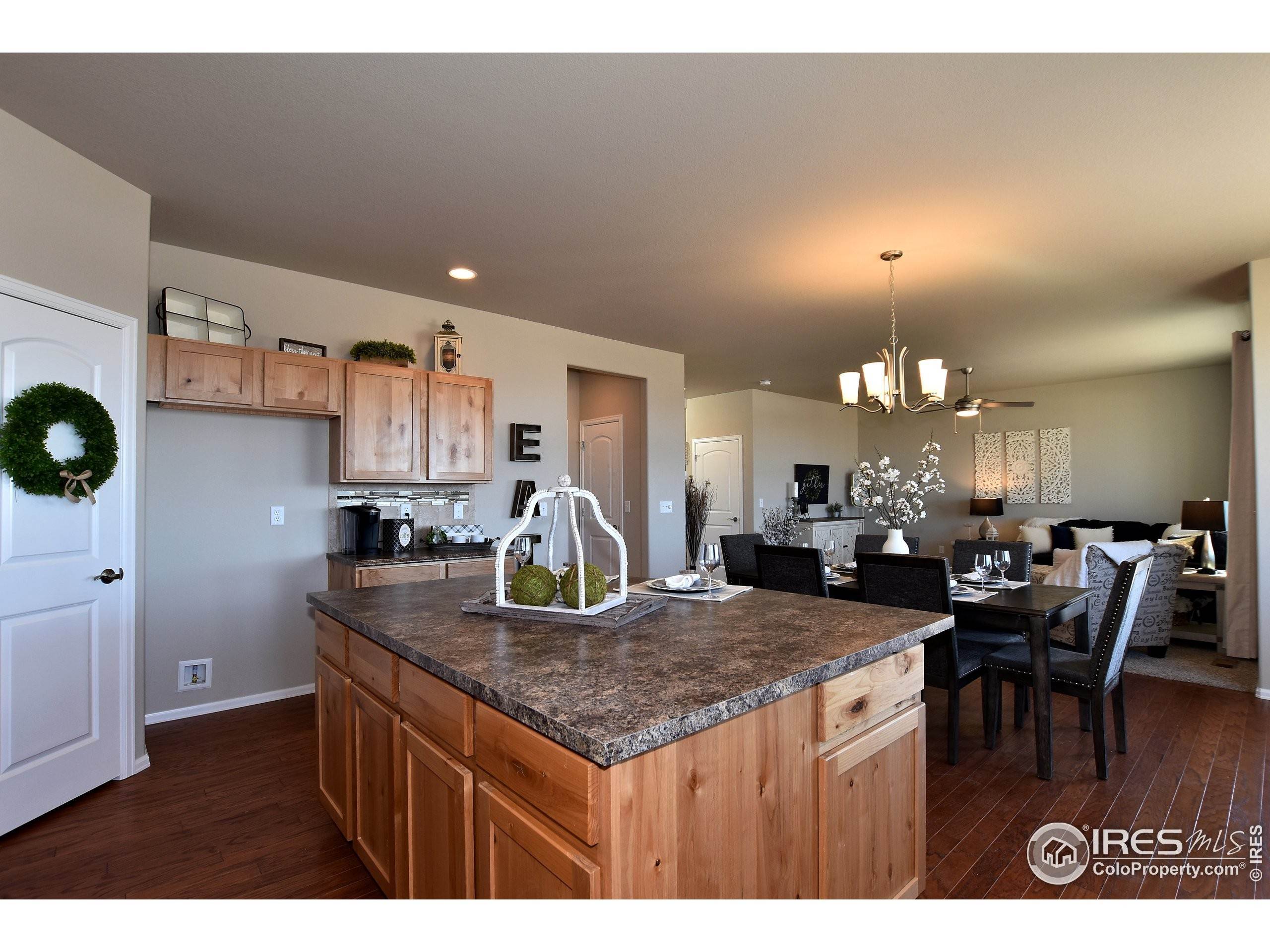 13. Single Family Homes for Active at 1008 Maplebrook Drive Windsor, Colorado 80550 United States