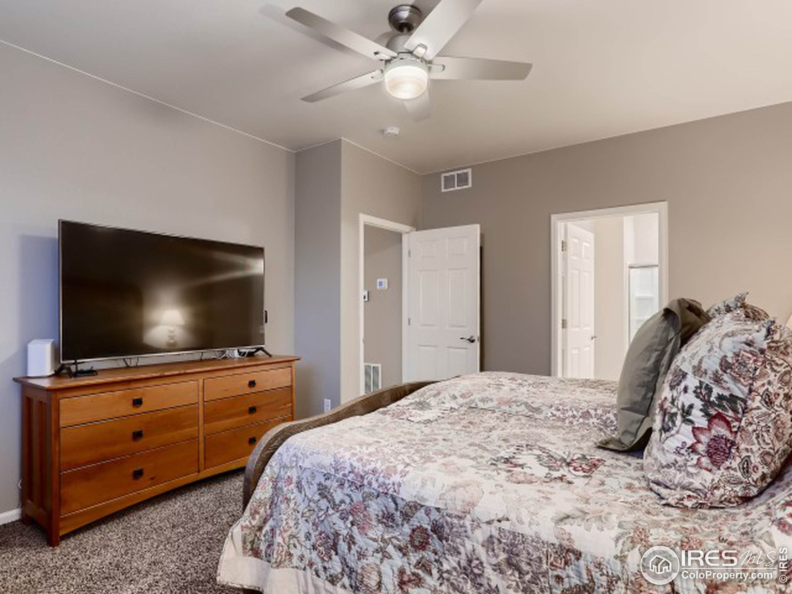 12. Single Family Homes for Active at 1293 Sun River Road Berthoud, Colorado 80513 United States