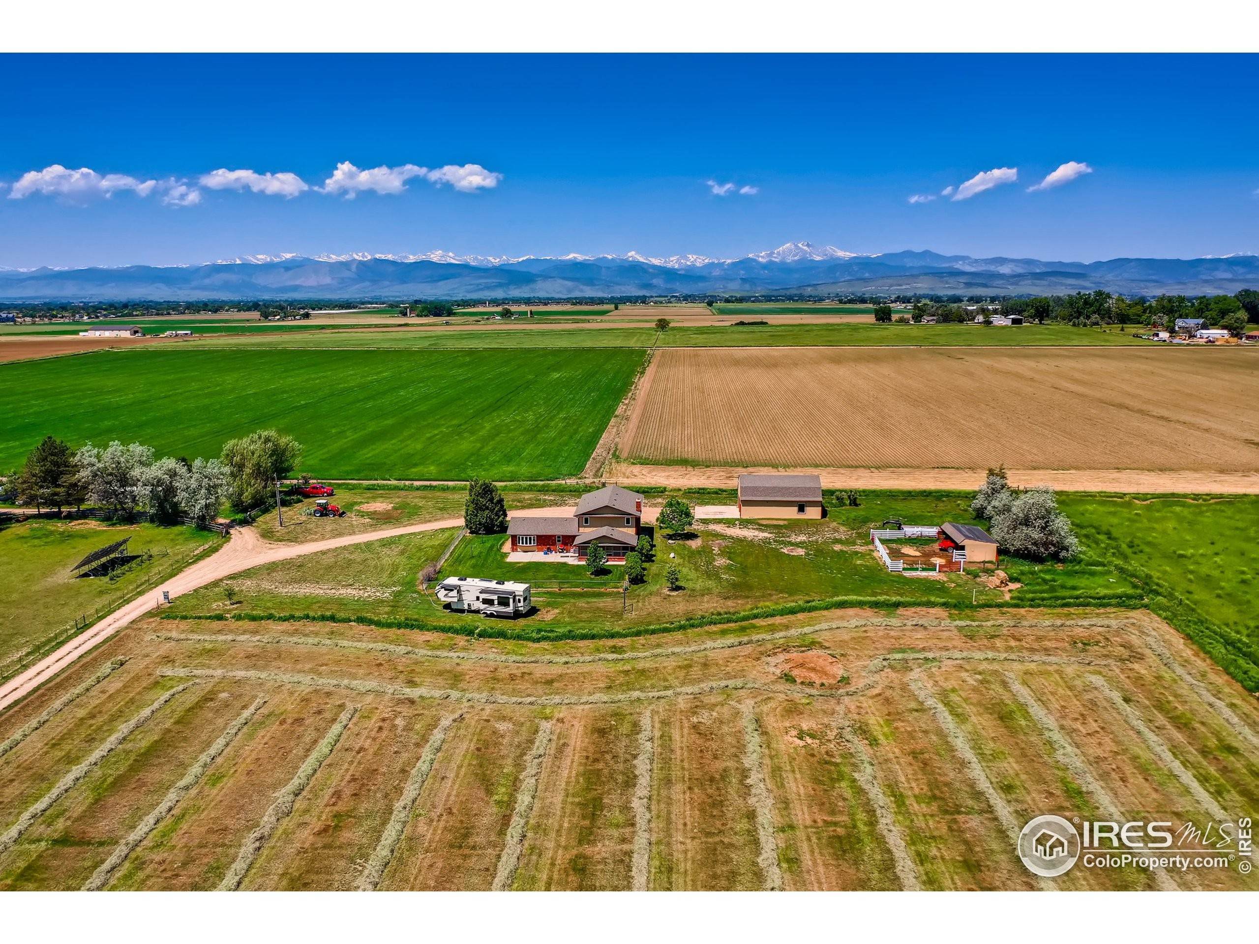 15. Single Family Homes for Active at 13165 E County Line Road Longmont, Colorado 80504 United States