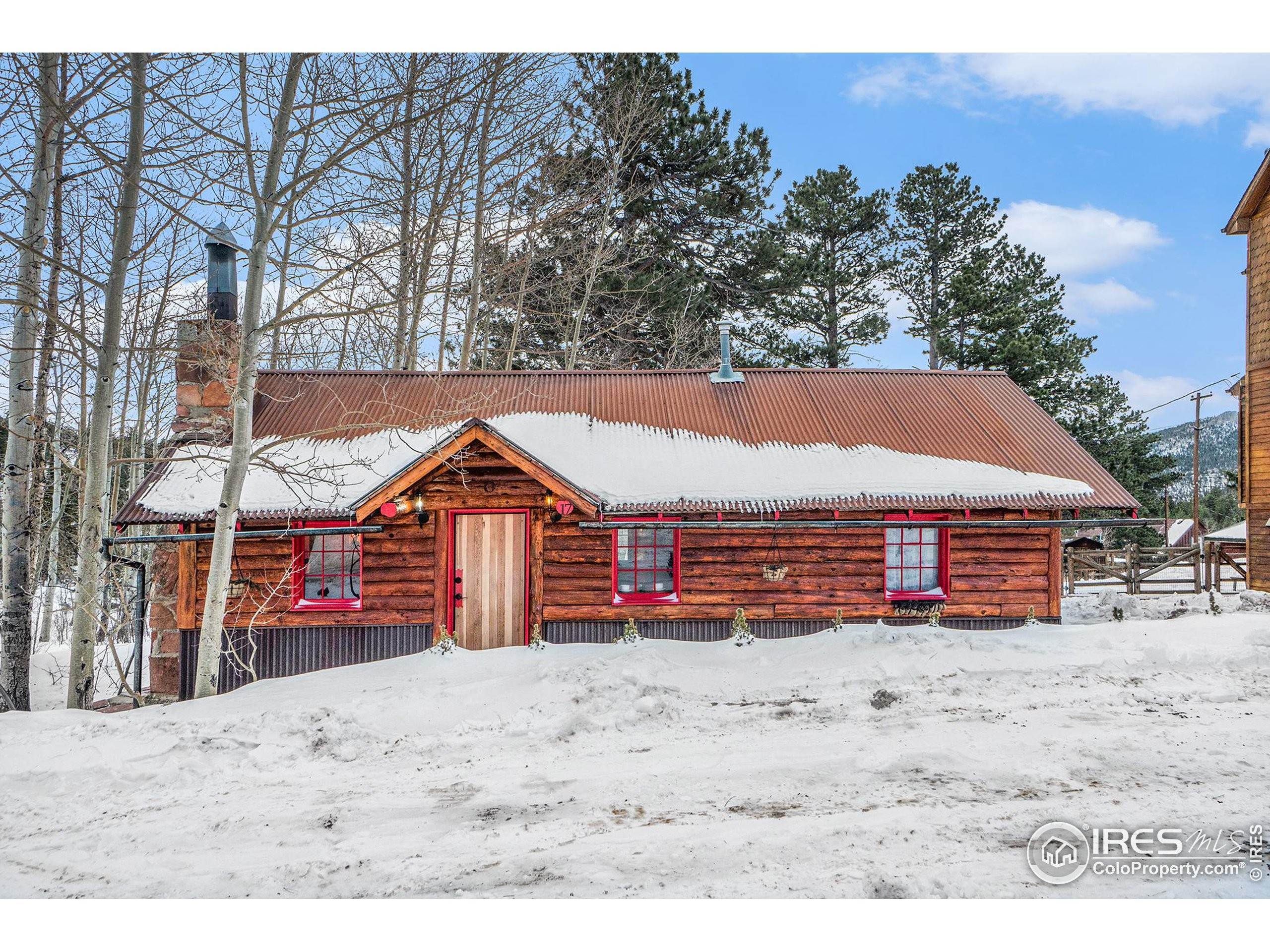 2. Single Family Homes for Active at 17 Ski Road Allenspark, Colorado 80510 United States