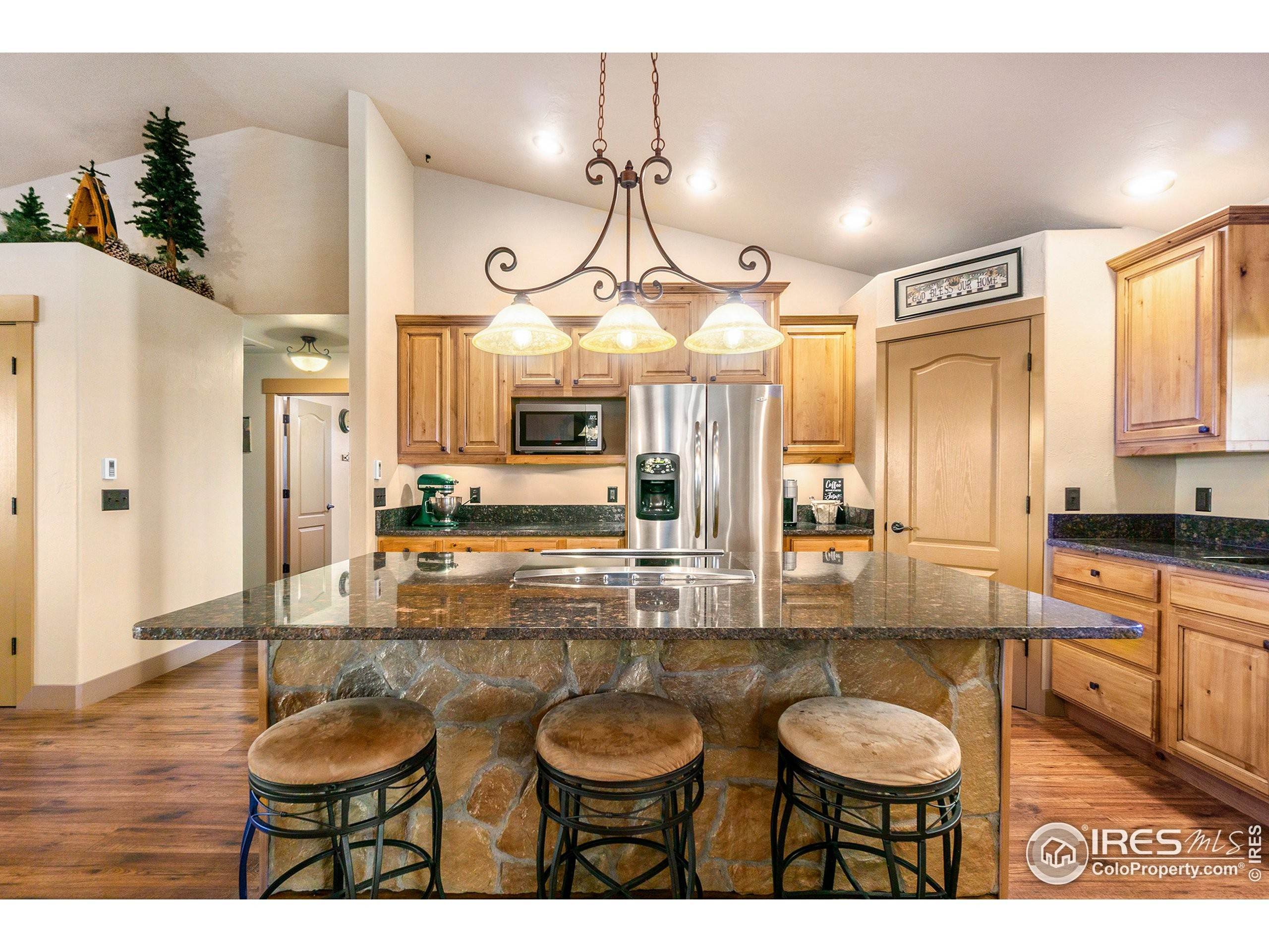 17. Single Family Homes for Active at 1667 E County Road 64 Wellington, Colorado 80549 United States