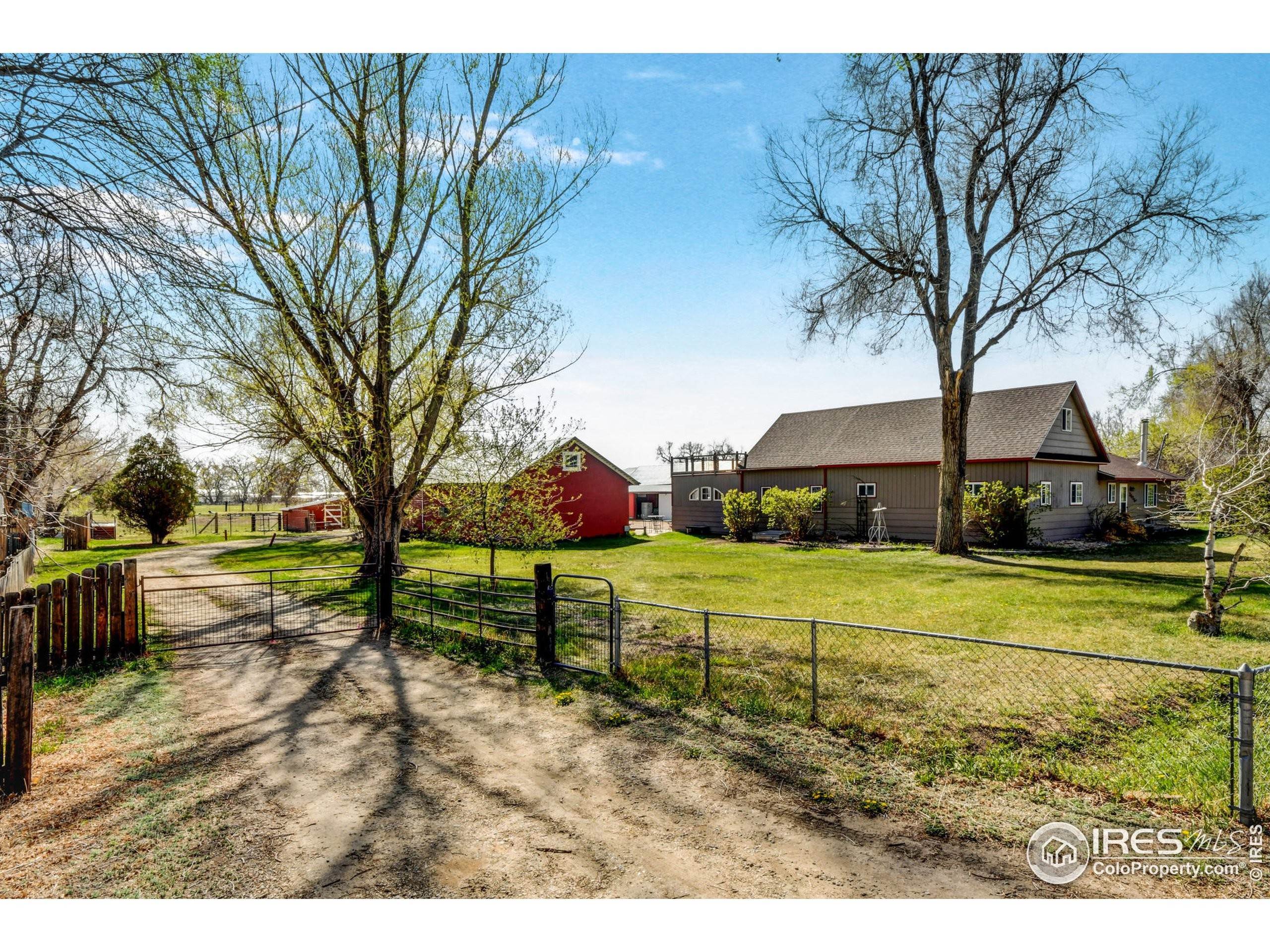 Single Family Homes for Active at 2626 N Overland Trail Laporte, Colorado 80535 United States