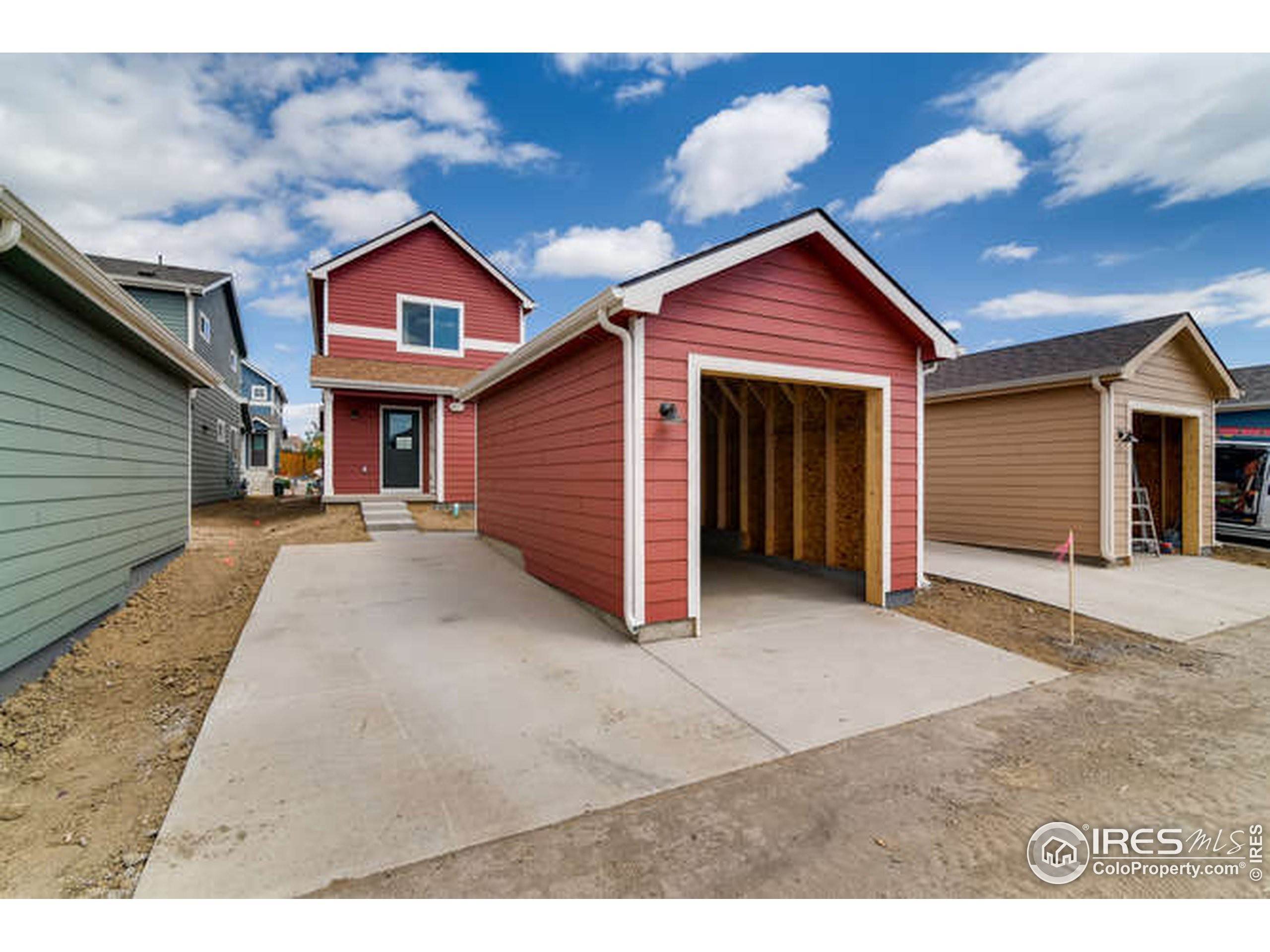 9. Single Family Homes for Active at 2677 Cooperland Blvd Berthoud, Colorado 80513 United States