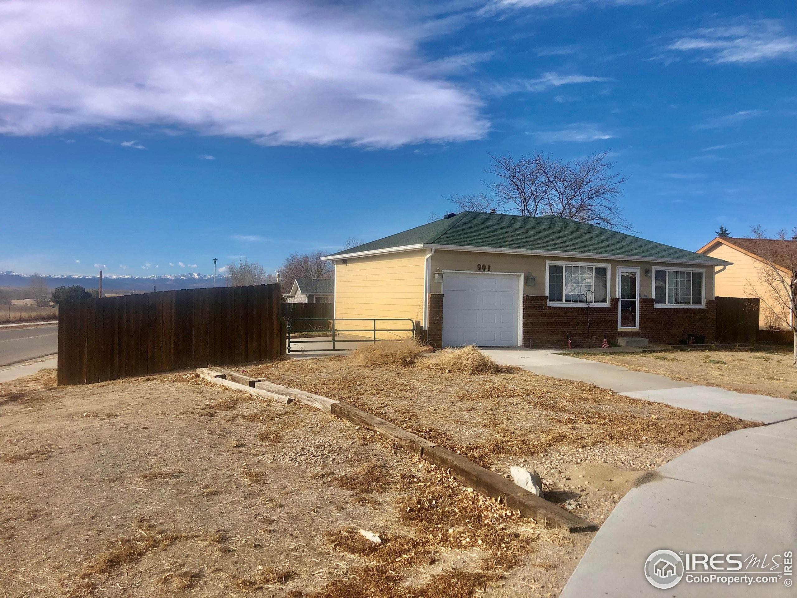 1. Single Family Homes for Active at 901 Greenwood Court Fort Lupton, Colorado 80621 United States