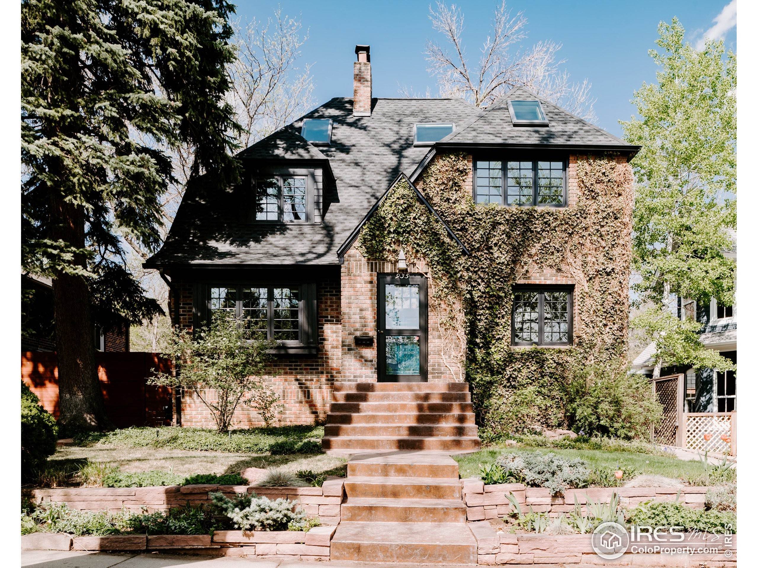 Single Family Homes for Active at 935 11th Street Boulder, Colorado 80302 United States