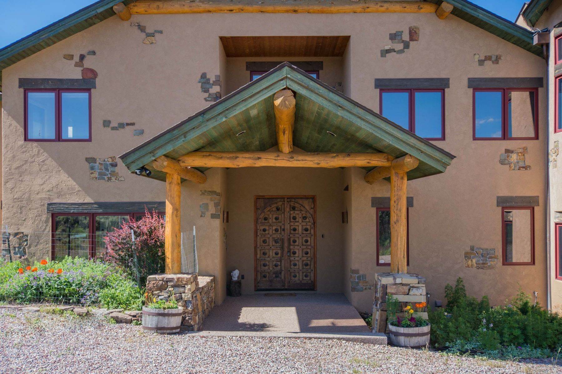 11. Single Family Homes for Active at Stunning and Spacious Home in Panorama Ranches 712 Buck Point Road Carbondale, Colorado 81623 United States
