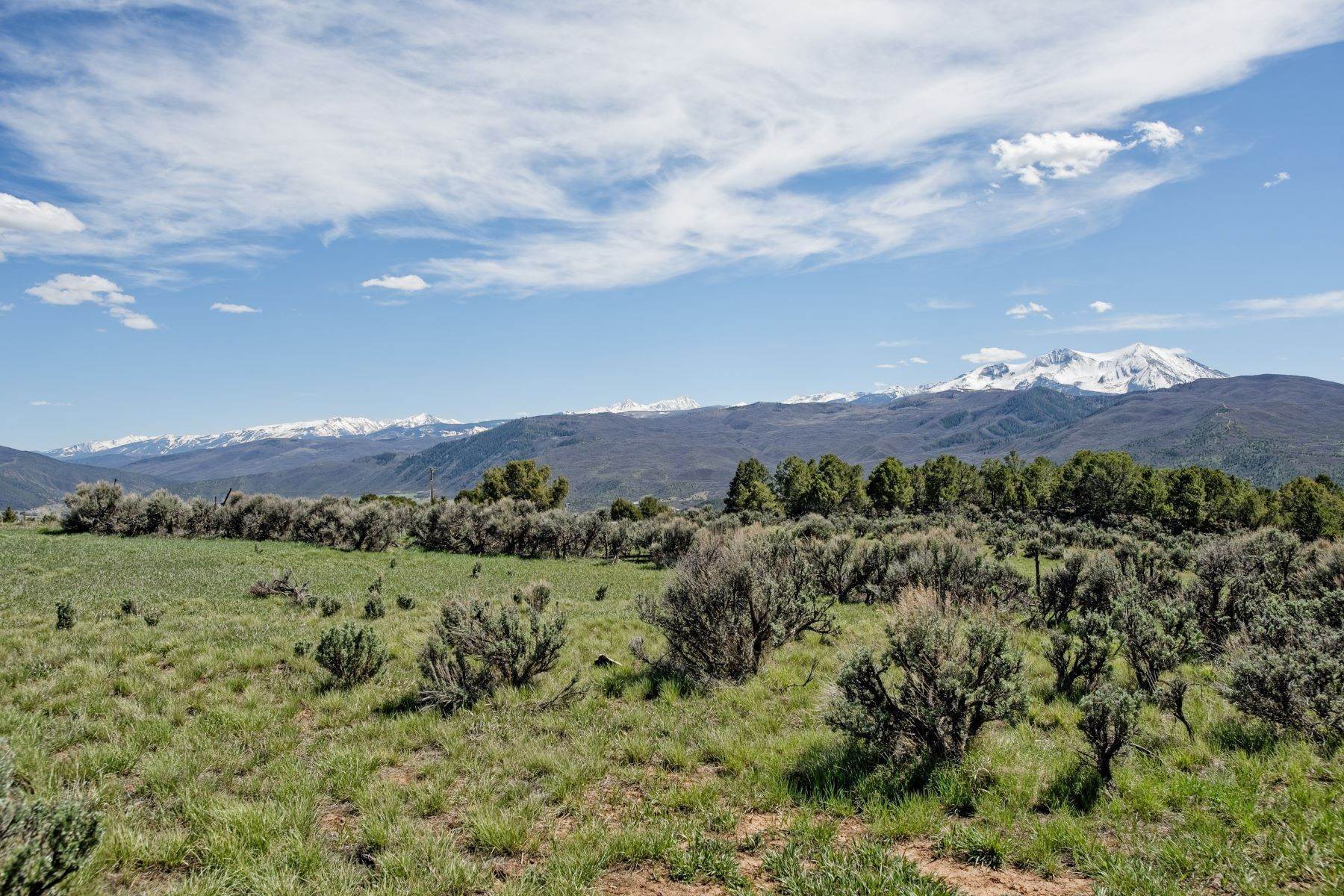 46. Single Family Homes for Active at Expansive eco-friendly cosmic compound with 180-degree valley views 1200 Sunset Lane Carbondale, Colorado 81623 United States