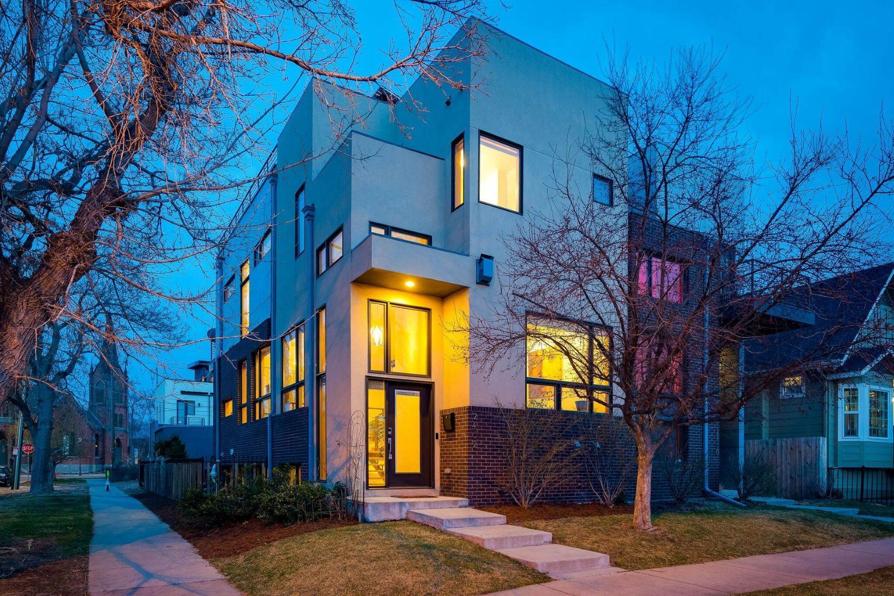 Multi-Family Homes for Active at 2462 Tremont Place, Denver, CO, 80205 2462 Tremont Place Denver, Colorado 80205 United States
