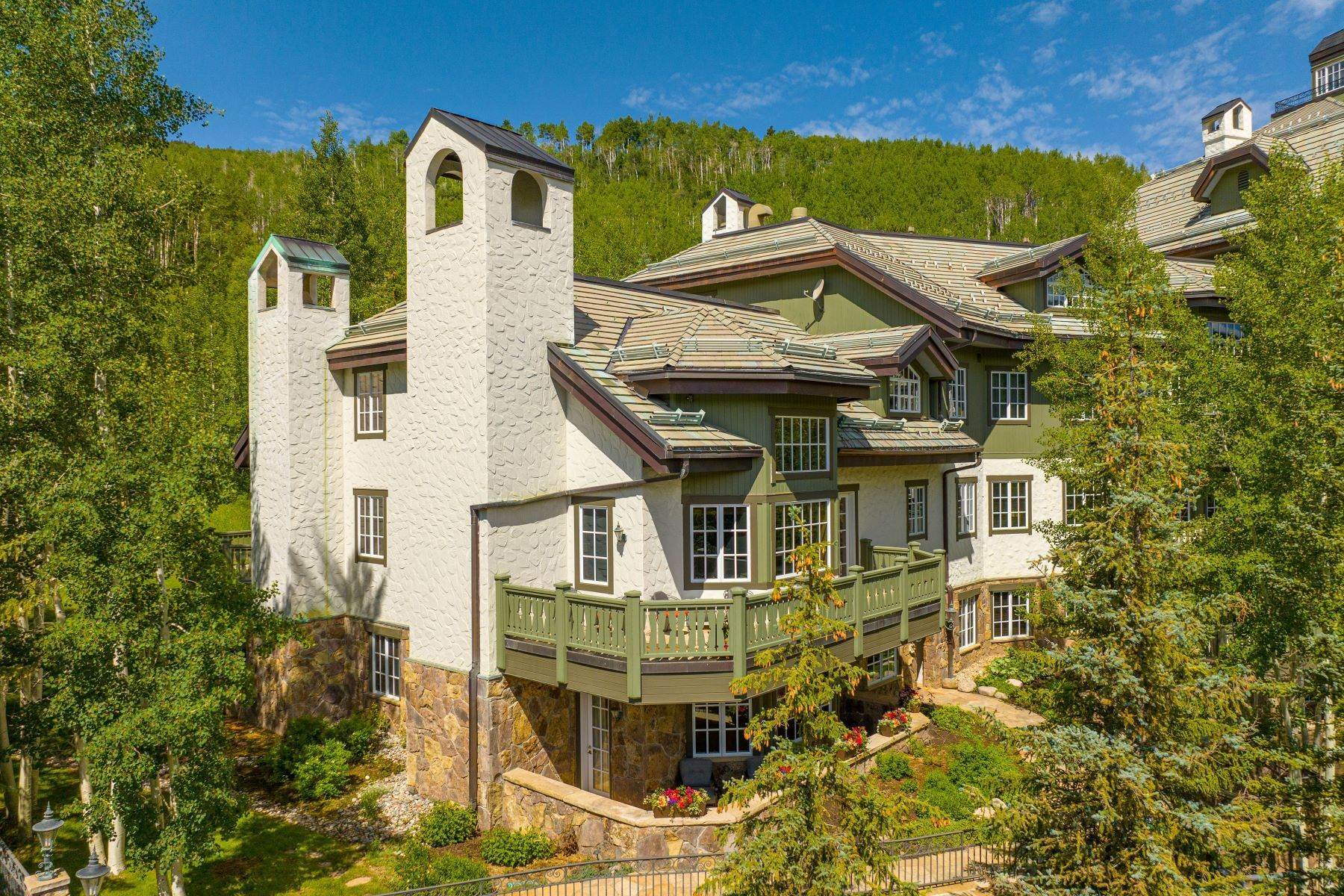 4. Condominiums for Active at Chateau Terrace Penthouse in Beaver Creek 122 Scott Hill Road, 1505 Beaver Creek, Colorado 81620 United States