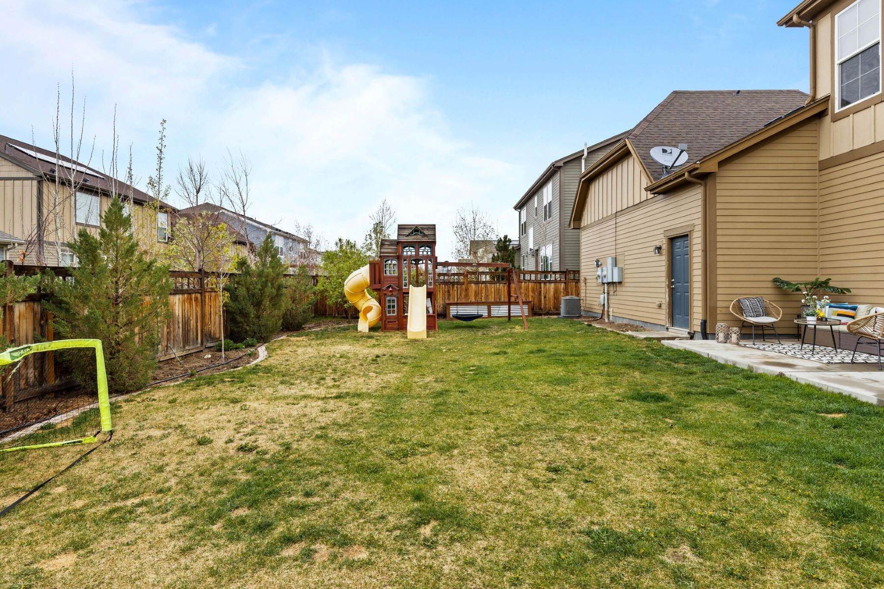 48. Single Family Homes for Active at Tucked Away on Bouquet Park in Central Park 2755 Macon Street Denver, Colorado 80238 United States
