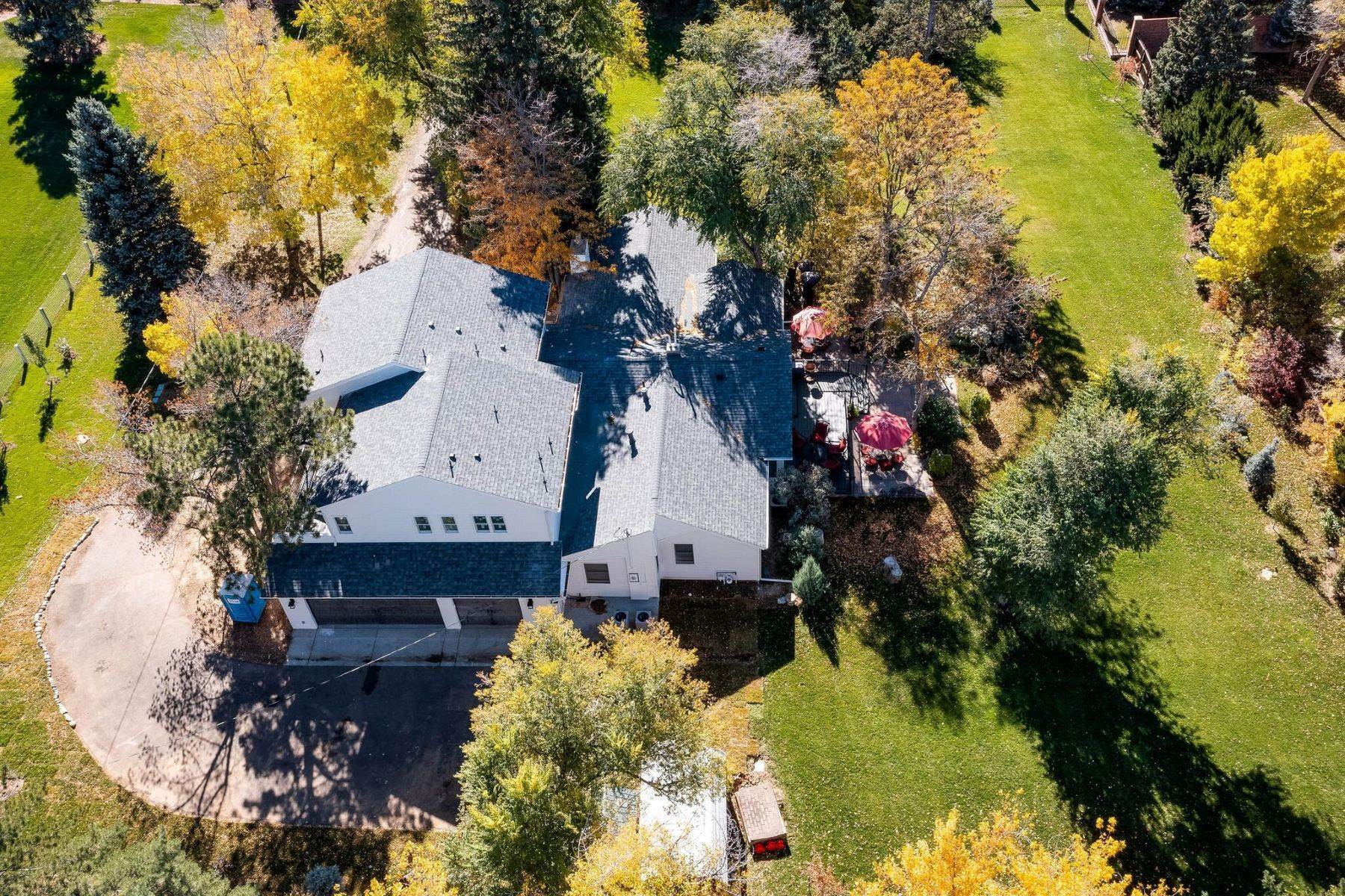 39. Single Family Homes for Active at Picturesque, Custom, Updated Home in an Estate-Like Setting!!! 2121 East Orchard Road Greenwood Village, Colorado 80121 United States