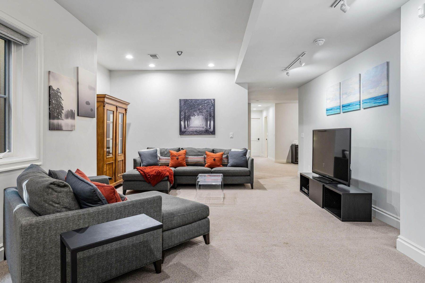 33. Single Family Homes for Active at Modern Design Meets Sleek! 451 Madison Street Denver, Colorado 80206 United States