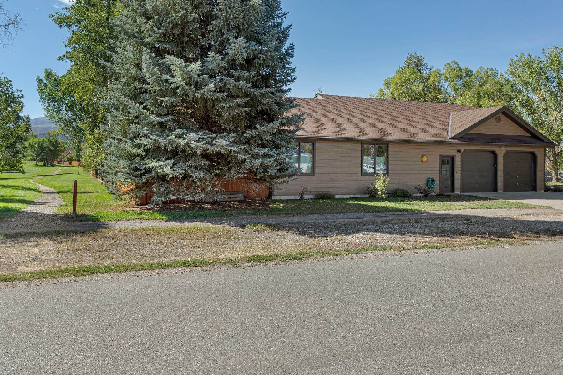 27. Single Family Homes for Active at Single Family home in Bull Run 700 Bull Run Eagle, Colorado 81631 United States