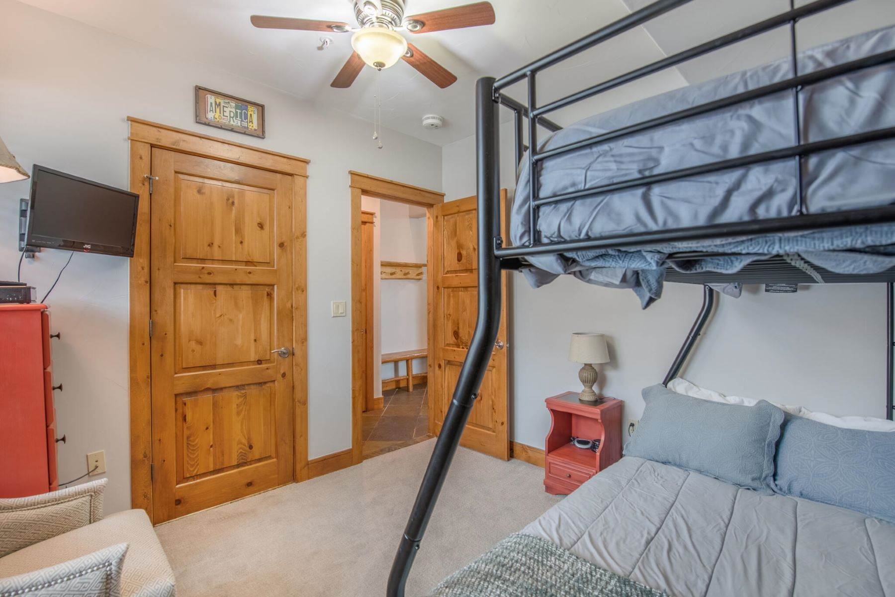 25. Condominiums for Active at 9 Hunter Hill Road, 208 Mount Crested Butte, Colorado 81225 United States