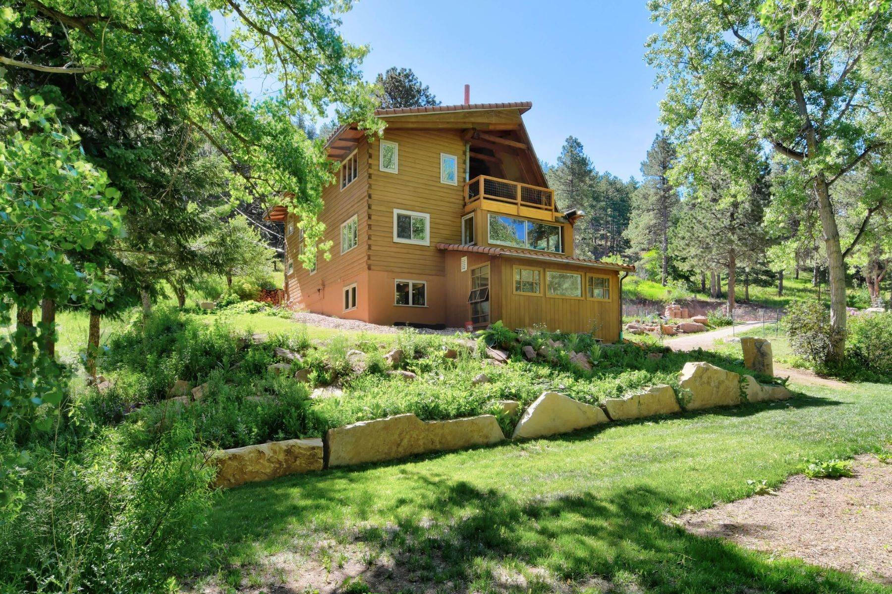 32. Single Family Homes for Active at Truly One of a Kind Mountain Sanctuary 1026 Valley Lane Boulder, Colorado 80302 United States