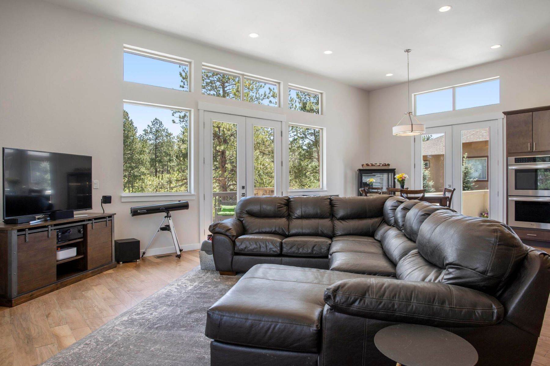 18. Single Family Homes por un Venta en Mountain modern custom home by award winning architect Michael Knorr! 602 Independence Drive Larkspur, Colorado 80118 Estados Unidos