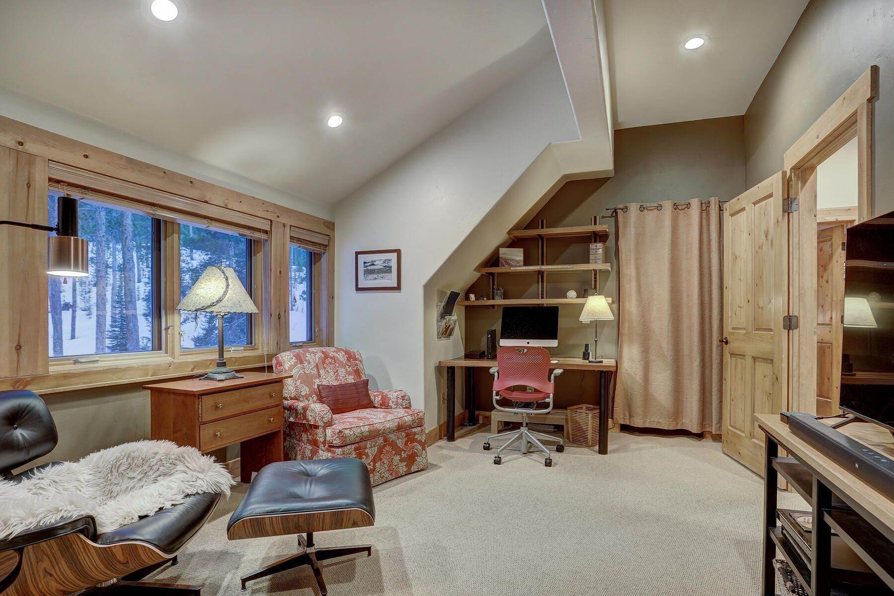 27. Single Family Homes for Active at Quiet Mountain Living in Breckenridge 98 Riverwood Drive Breckenridge, Colorado 80424 United States