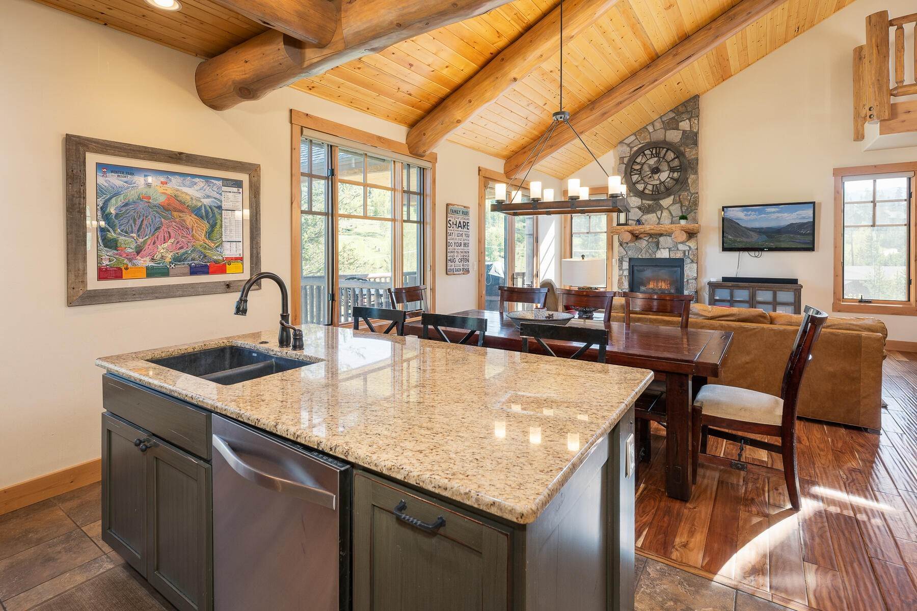 19. Single Family Homes for Active at Porcupine Ridge Get-Away 100 Gcr 8331 Fraser, Colorado 80442 United States