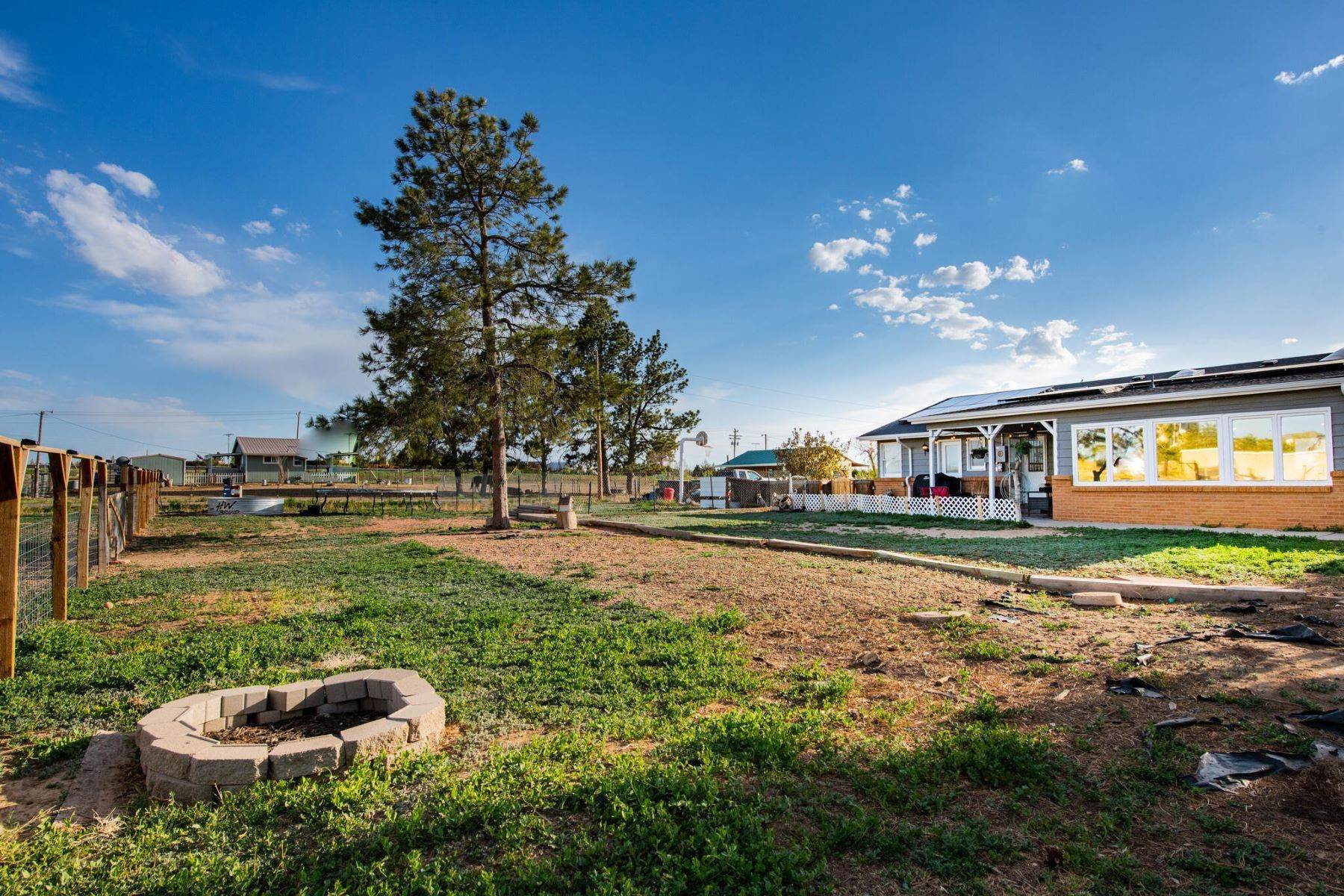 23. Single Family Homes for Active at BEST DEAL IN BYERS!! BACK ON THE MARKET WITH UPDATES + HUGE PRICE IMPROVEMENT!! 471 County Road 10 Byers, Colorado 80103 United States