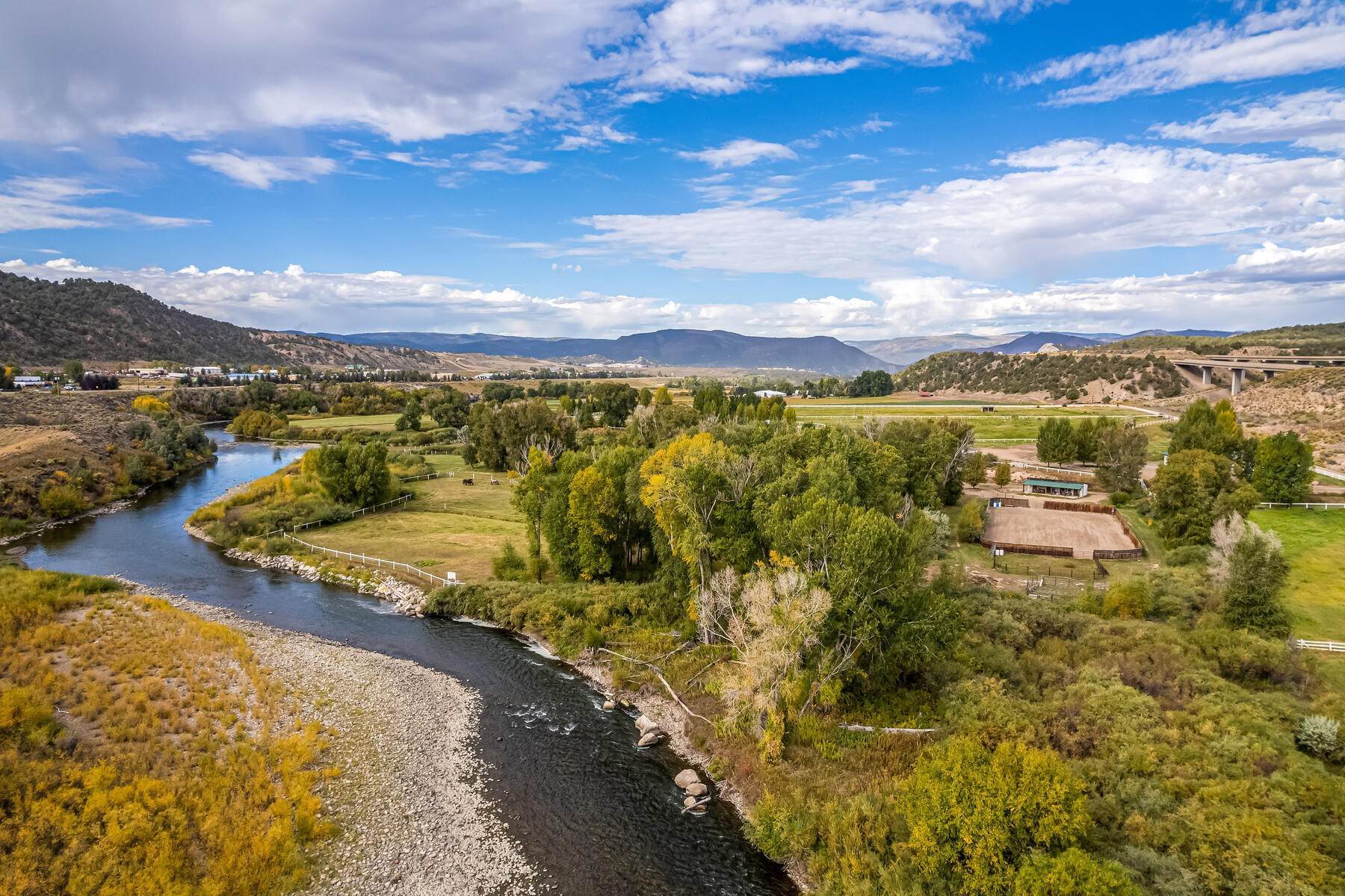 31. Single Family Homes for Active at Cottonwood Creek Ranch 14551 Highway 6 Eagle, Colorado 81631 United States