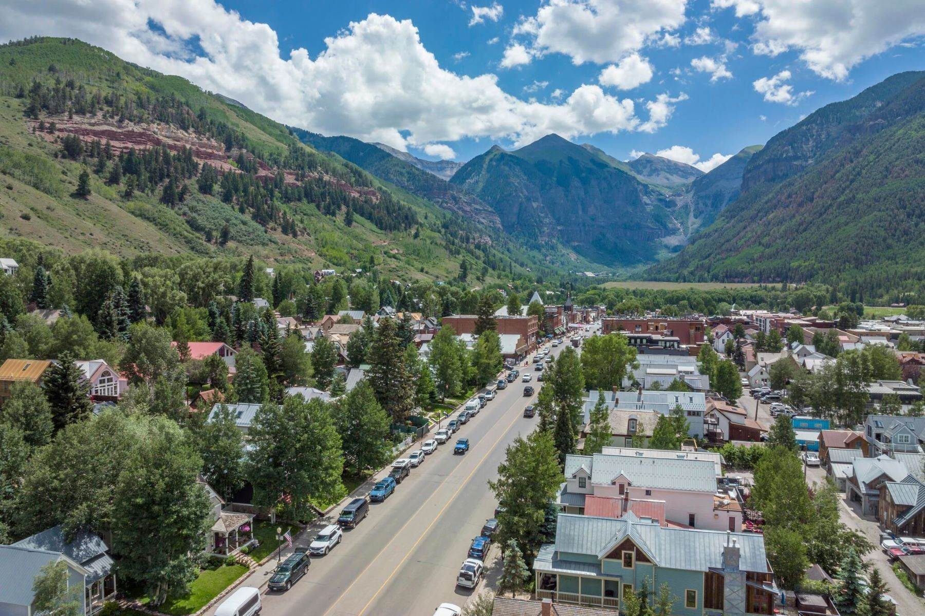 23. Single Family Homes for Active at Perfect Little Sunny-Side Home 457 W Colorado Avenue Telluride, Colorado 81435 United States