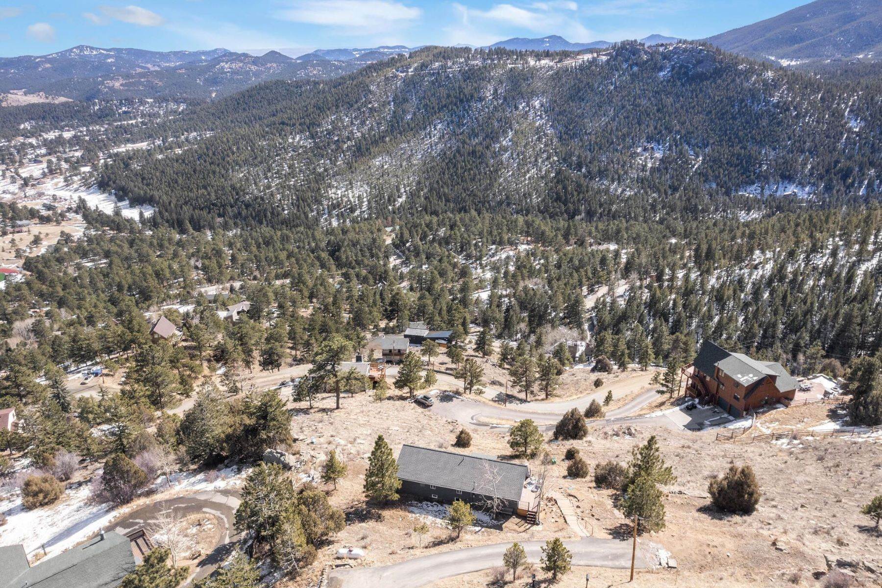 34. Single Family Homes for Active at Mountain Living, Magnificent Views, and Today's Fixtures and Finishes Meet!!! 1378 Ponderosa Drive Evergreen, Colorado 80439 United States