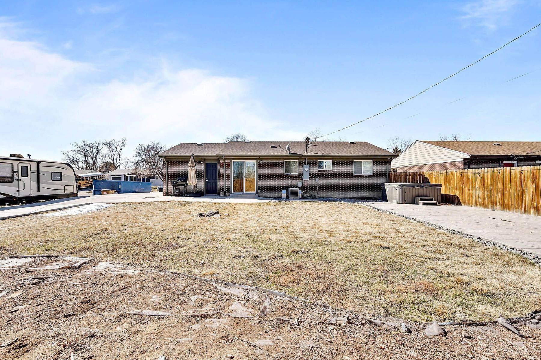 30. Single Family Homes for Active at WELCOME Home to this cute brick home located only 15 minutes north of Downtown 7946 Vallejo Street Denver, Colorado 80221 United States