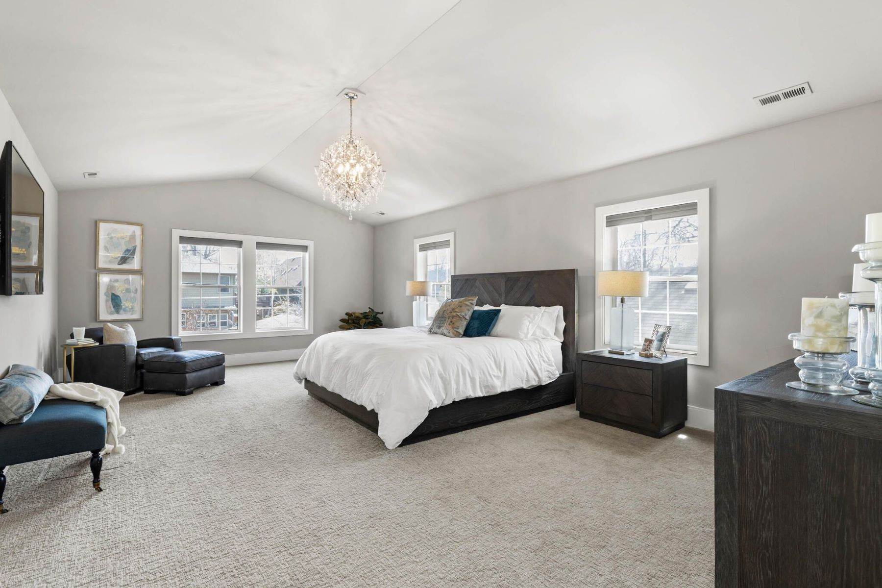 20. Single Family Homes for Active at 906 S Vine Street, Denver, CO, 80209 906 S Vine Street Denver, Colorado 80209 United States