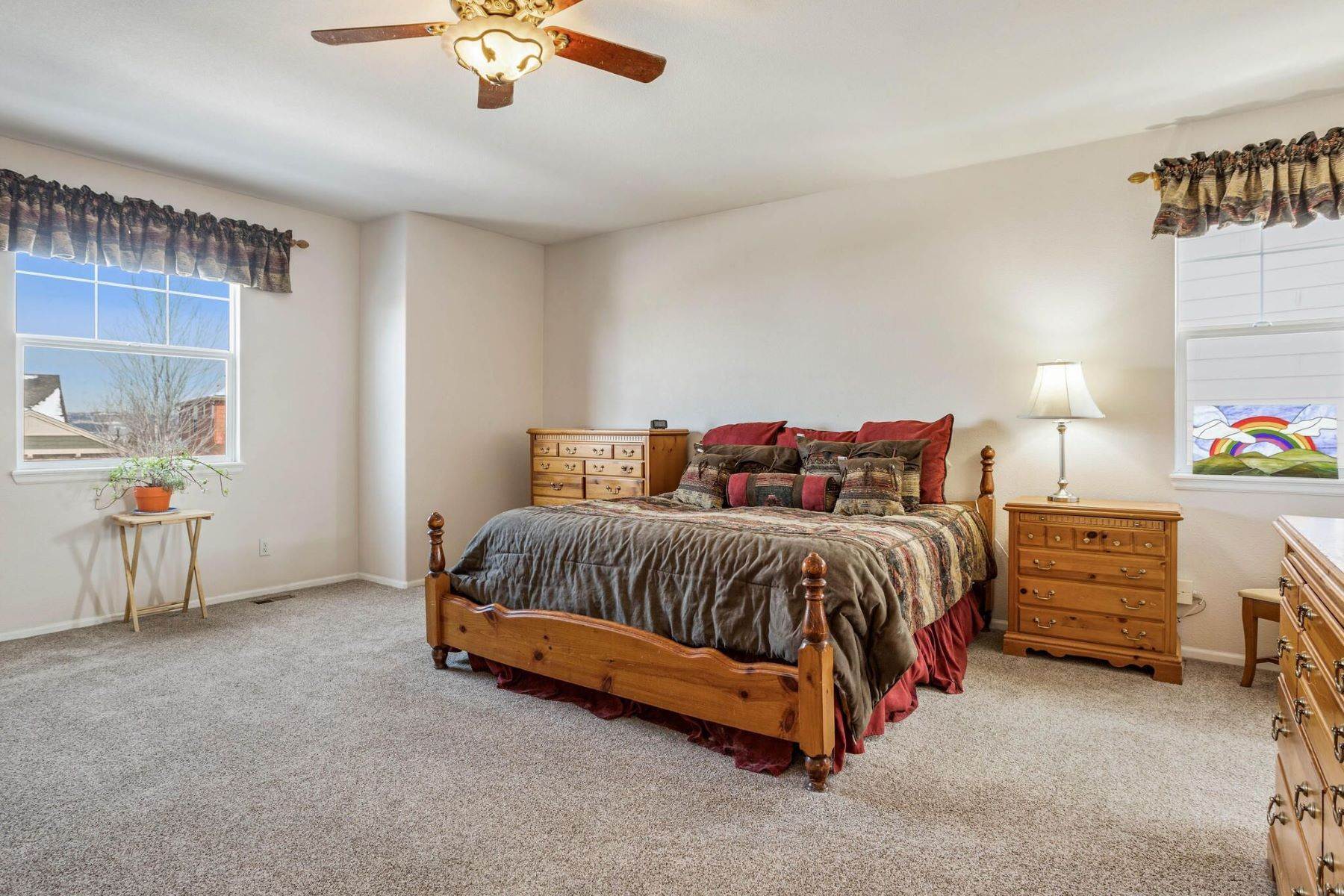 19. Single Family Homes for Active at Lovely home in the Meadows 3632 Sunridge Terrace Drive Castle Rock, Colorado 80109 United States