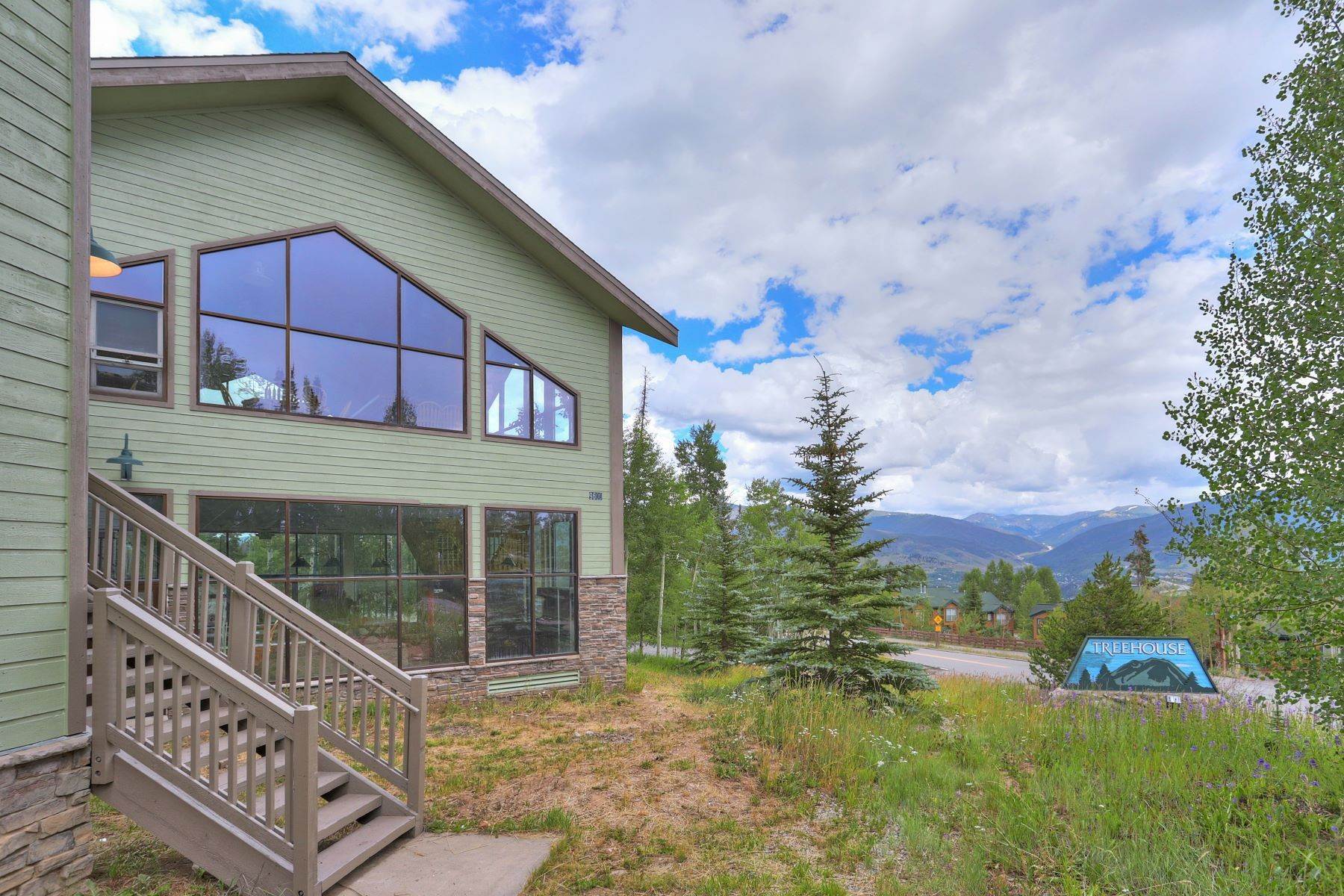 32. Condominiums for Active at Treehouse Condo 4400 Lodge Pole Circle, Unit# 101 Silverthorne, Colorado 80498 United States