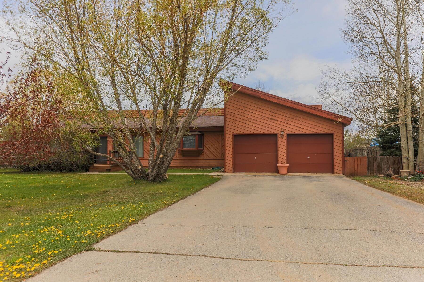 36. Single Family Homes for Active at 375 Avenue A, Granby, CO 80446 375 Avenue A Granby, Colorado 80446 United States