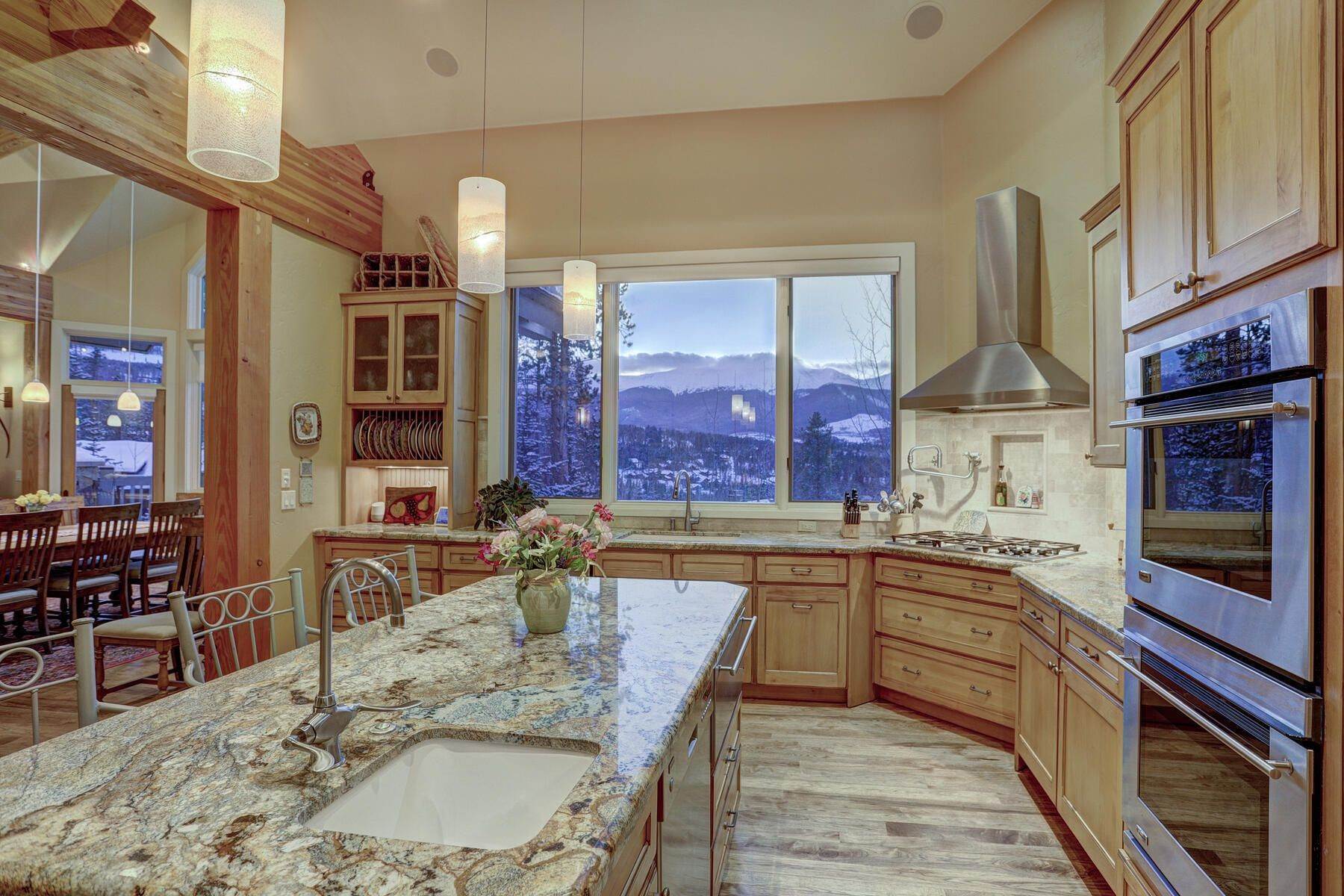8. Single Family Homes for Active at Custom Highlands Gem 871 Gold Run Road Breckenridge, Colorado 80424 United States